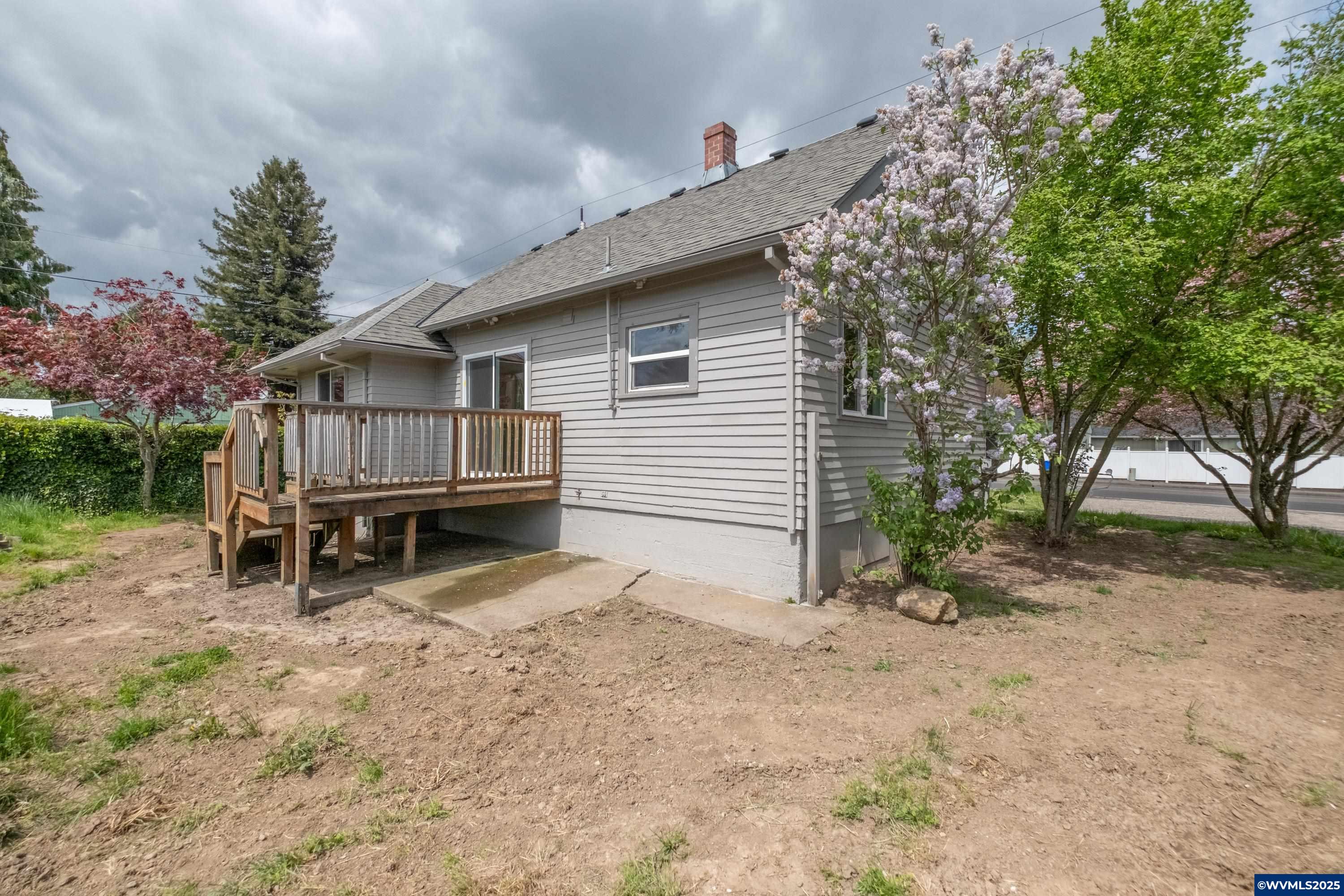 3392 Sunnyview Rd NE