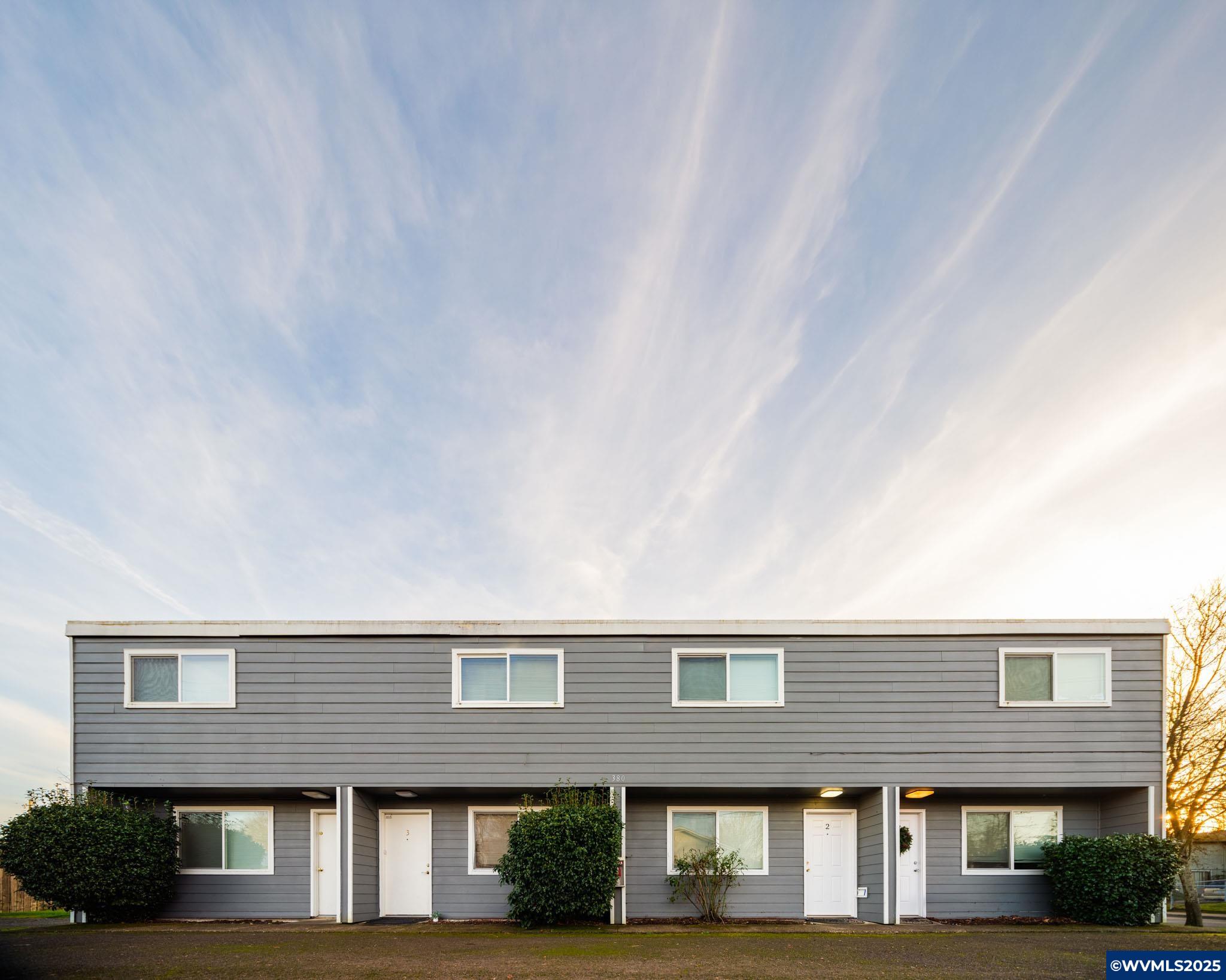 380 SW Tunison Av