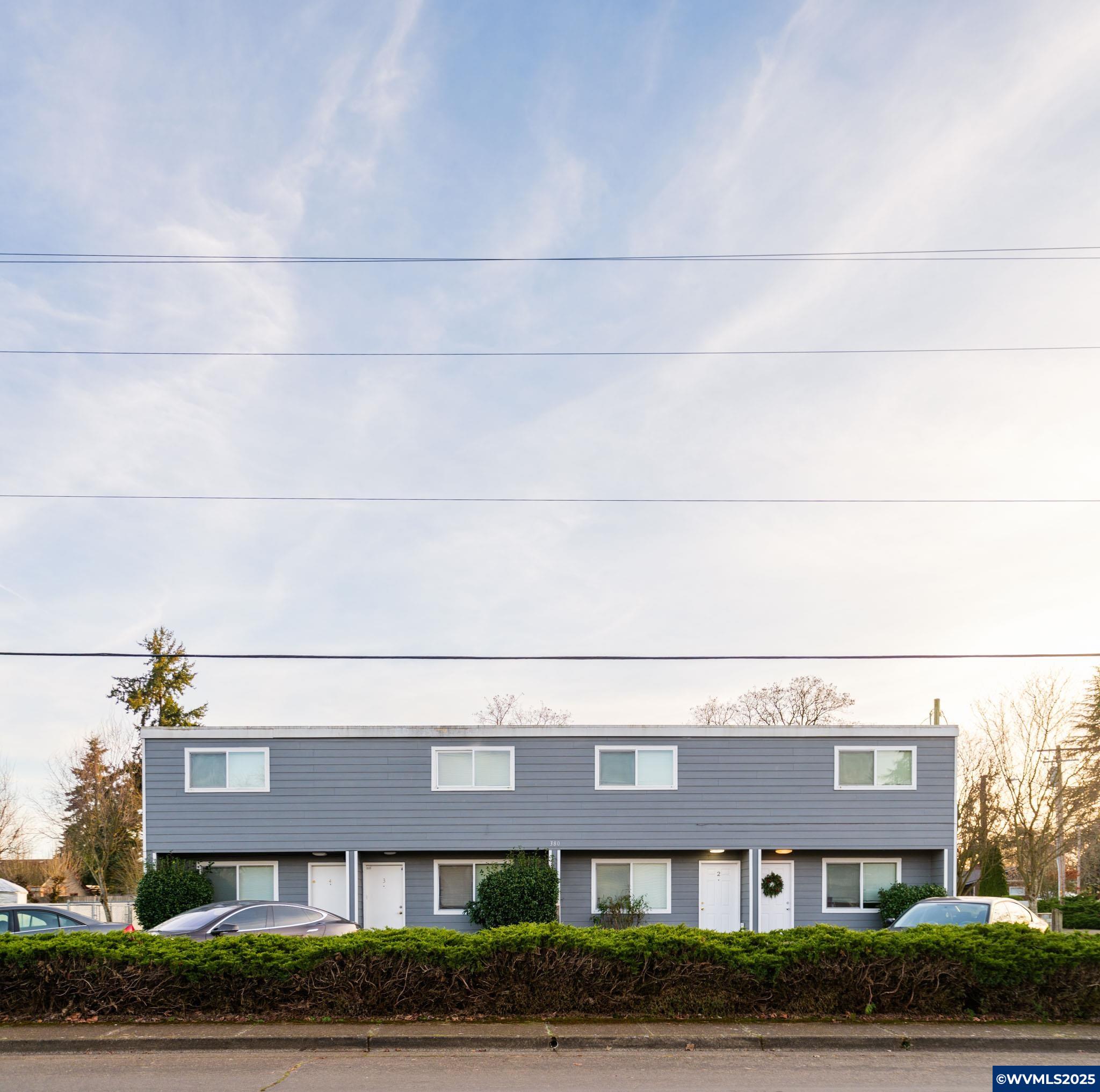 380 SW Tunison Av