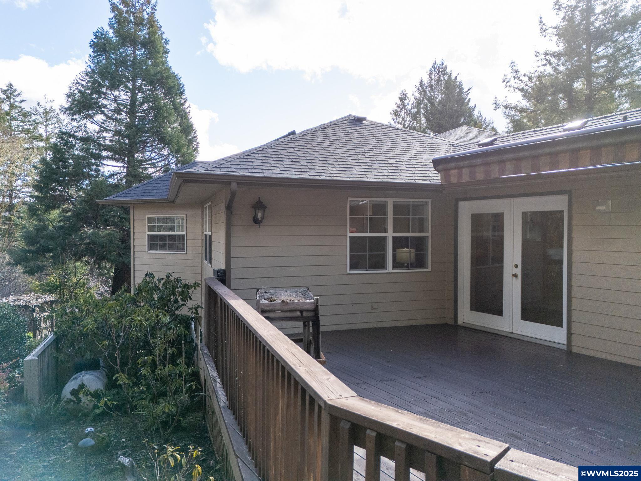 7945 NW Hope Dr
