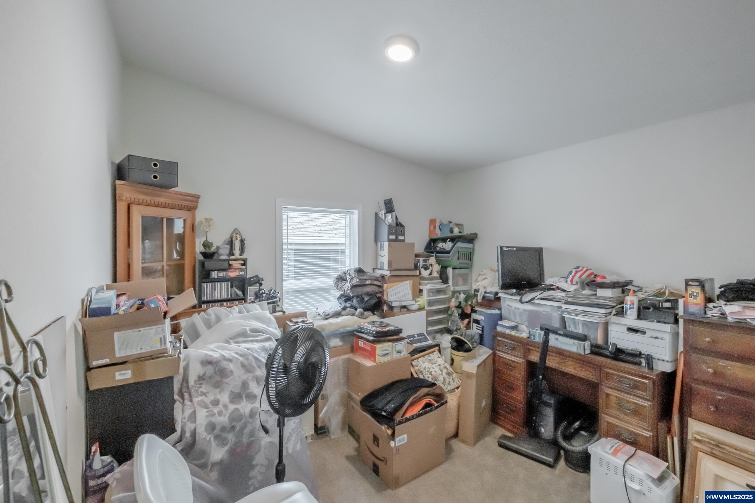 300 Western Av SE