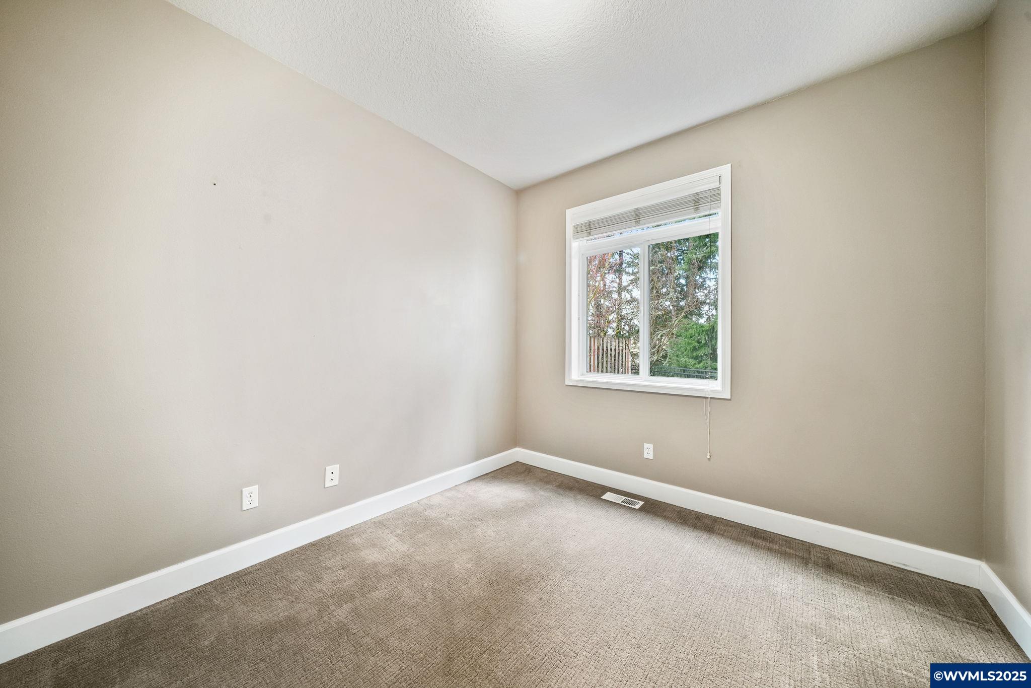 5887 SW Delwood Av
