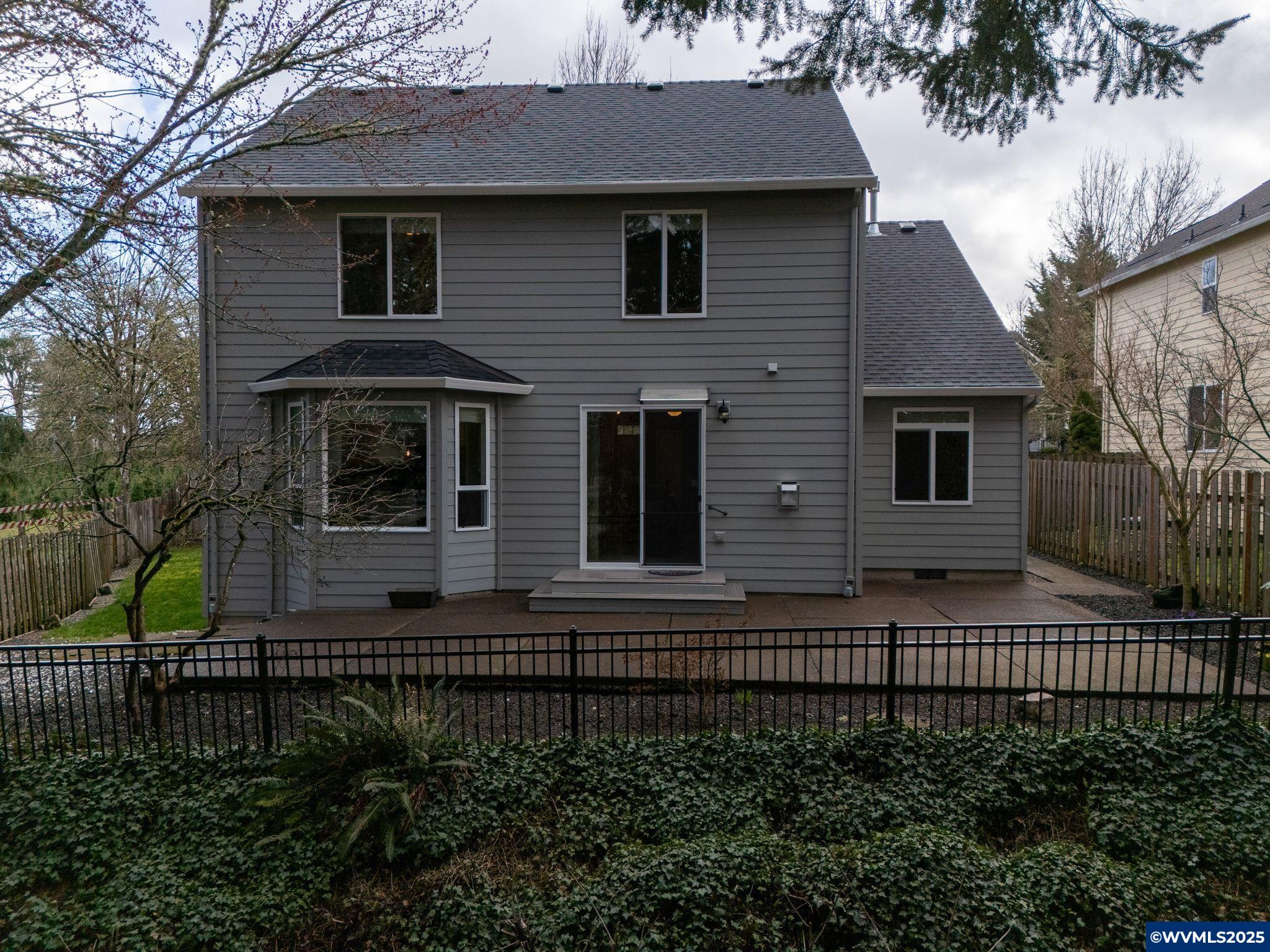 5887 SW Delwood Av