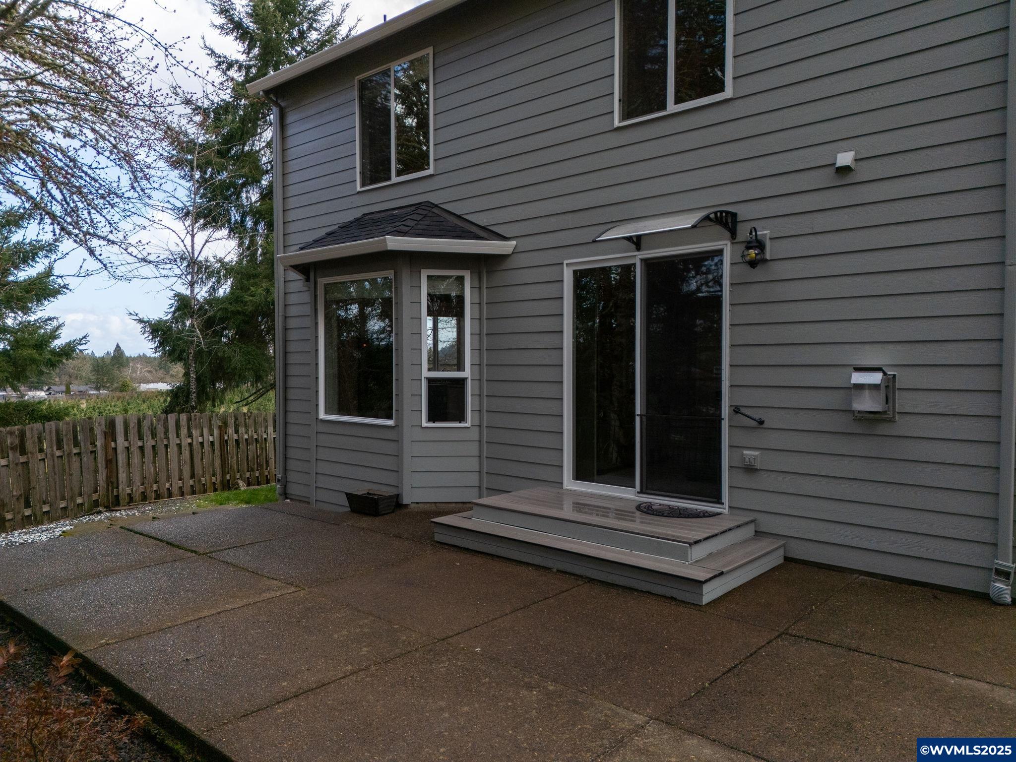 5887 SW Delwood Av
