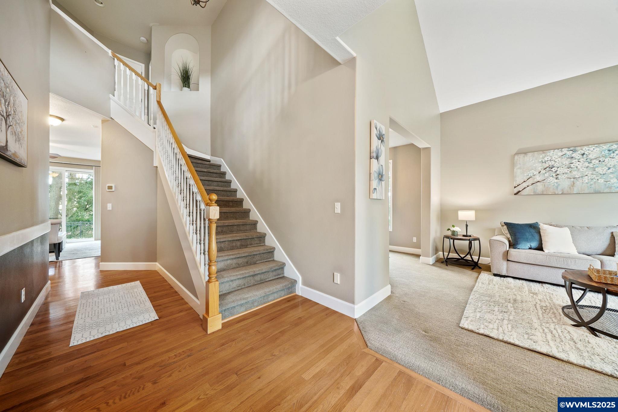 5887 SW Delwood Av