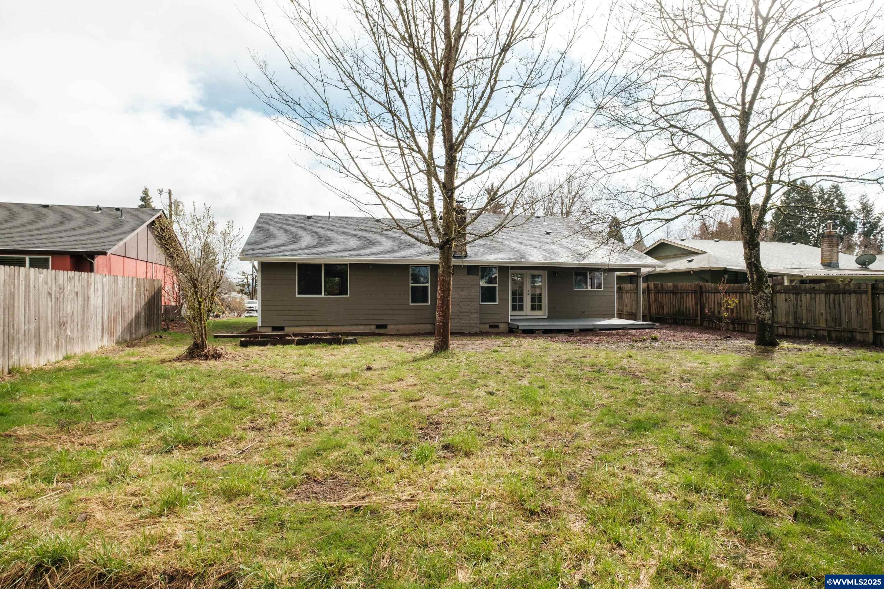 374 Southgate Dr S