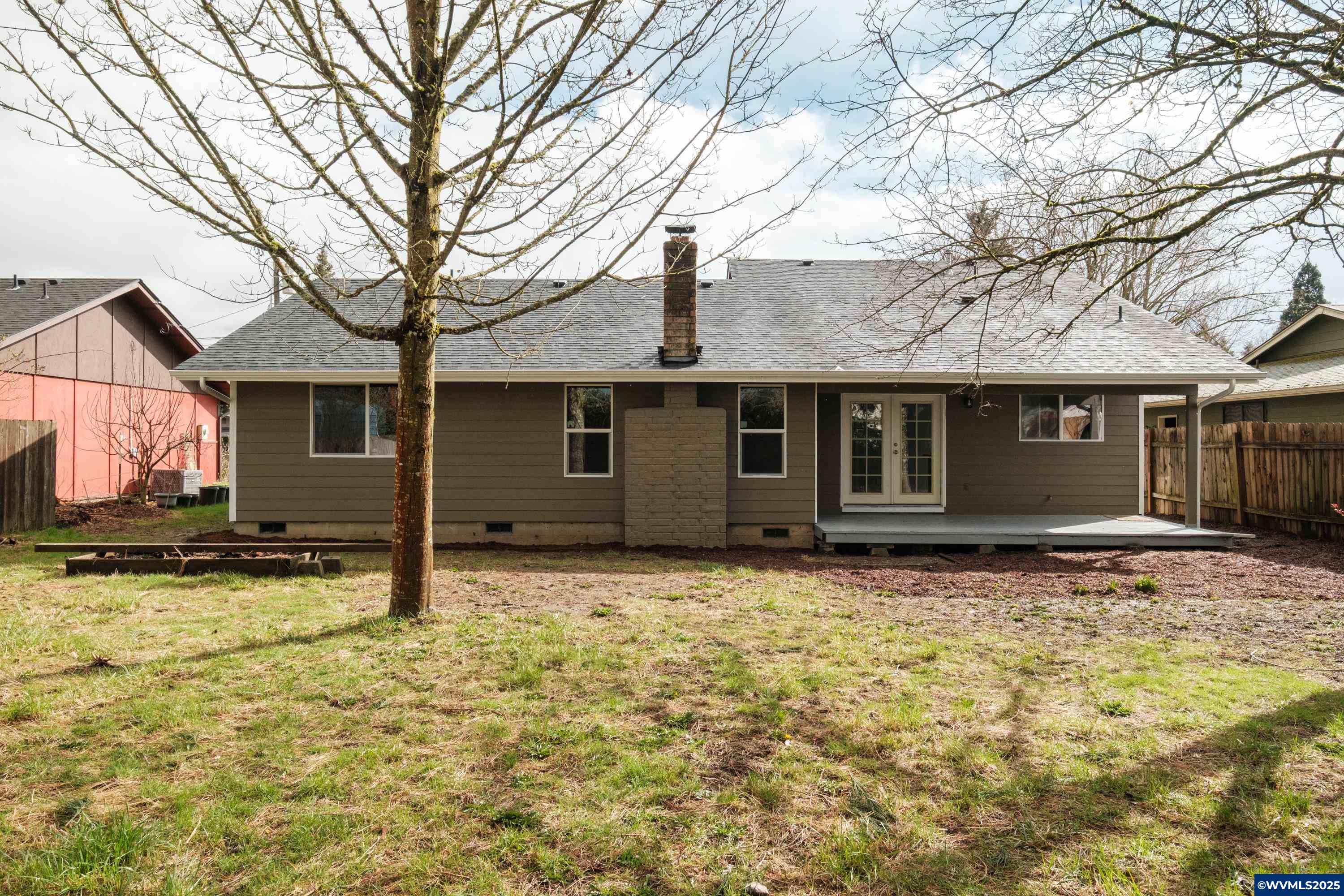 374 Southgate Dr S