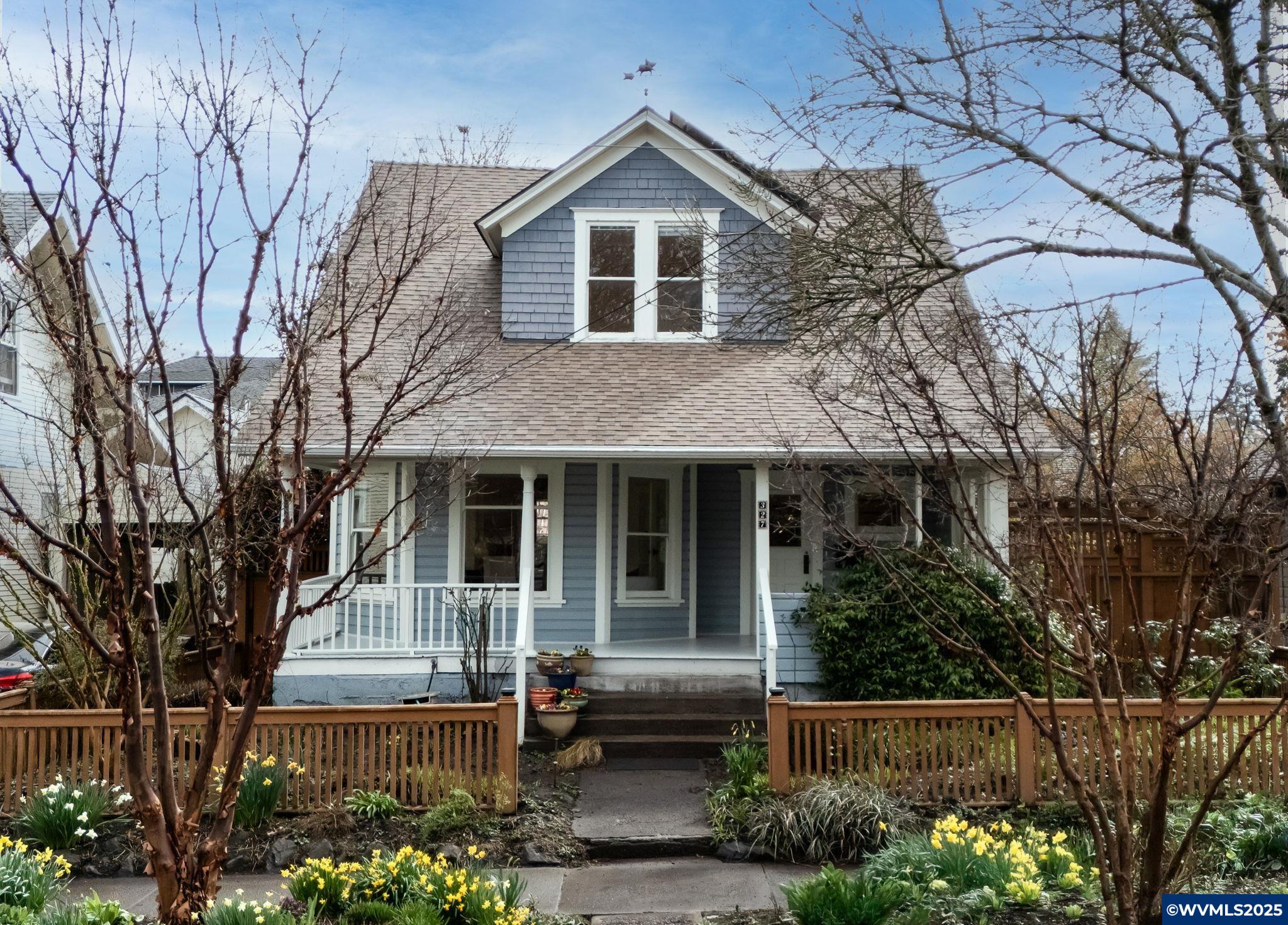 327 NW 11 St