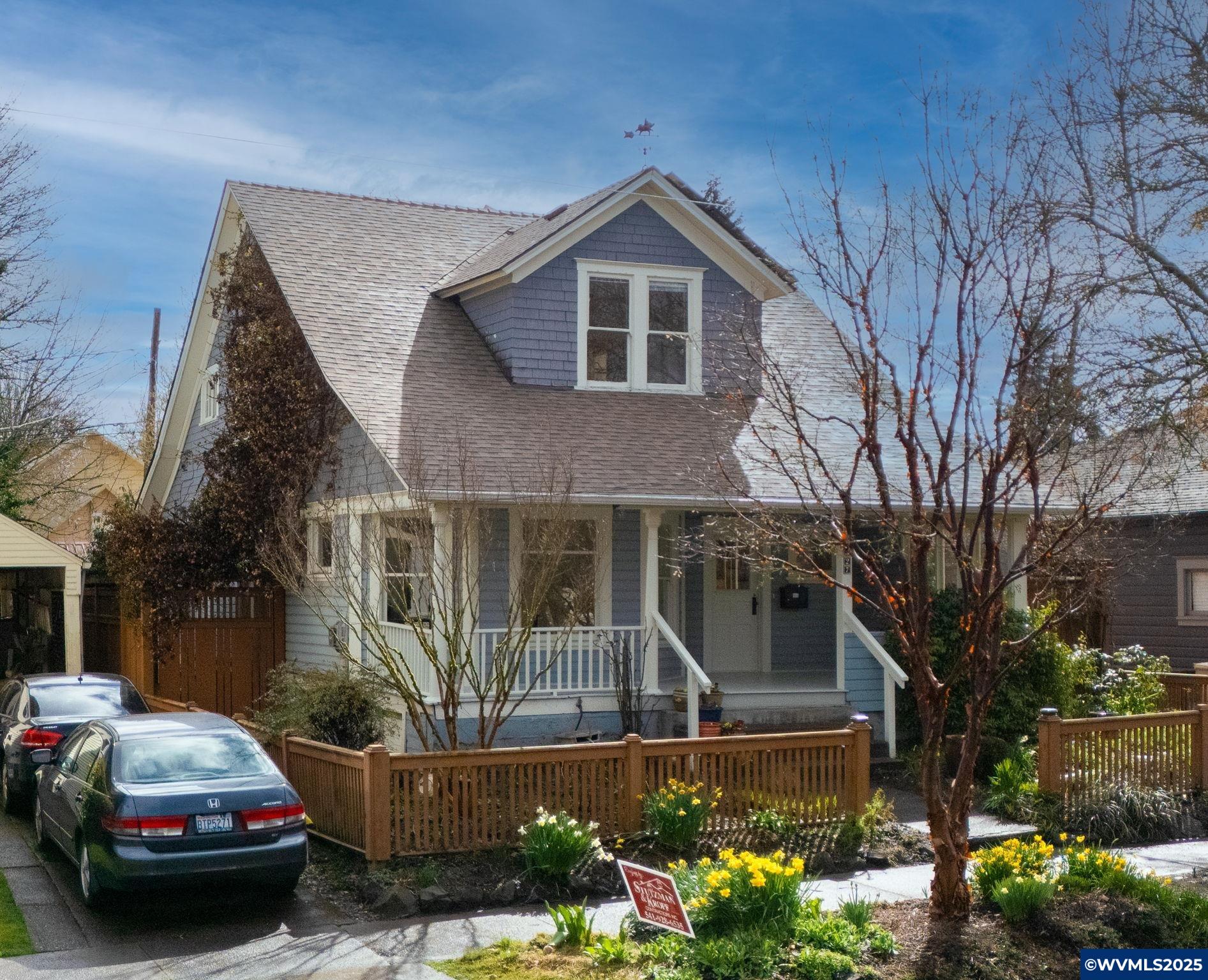 327 NW 11 St
