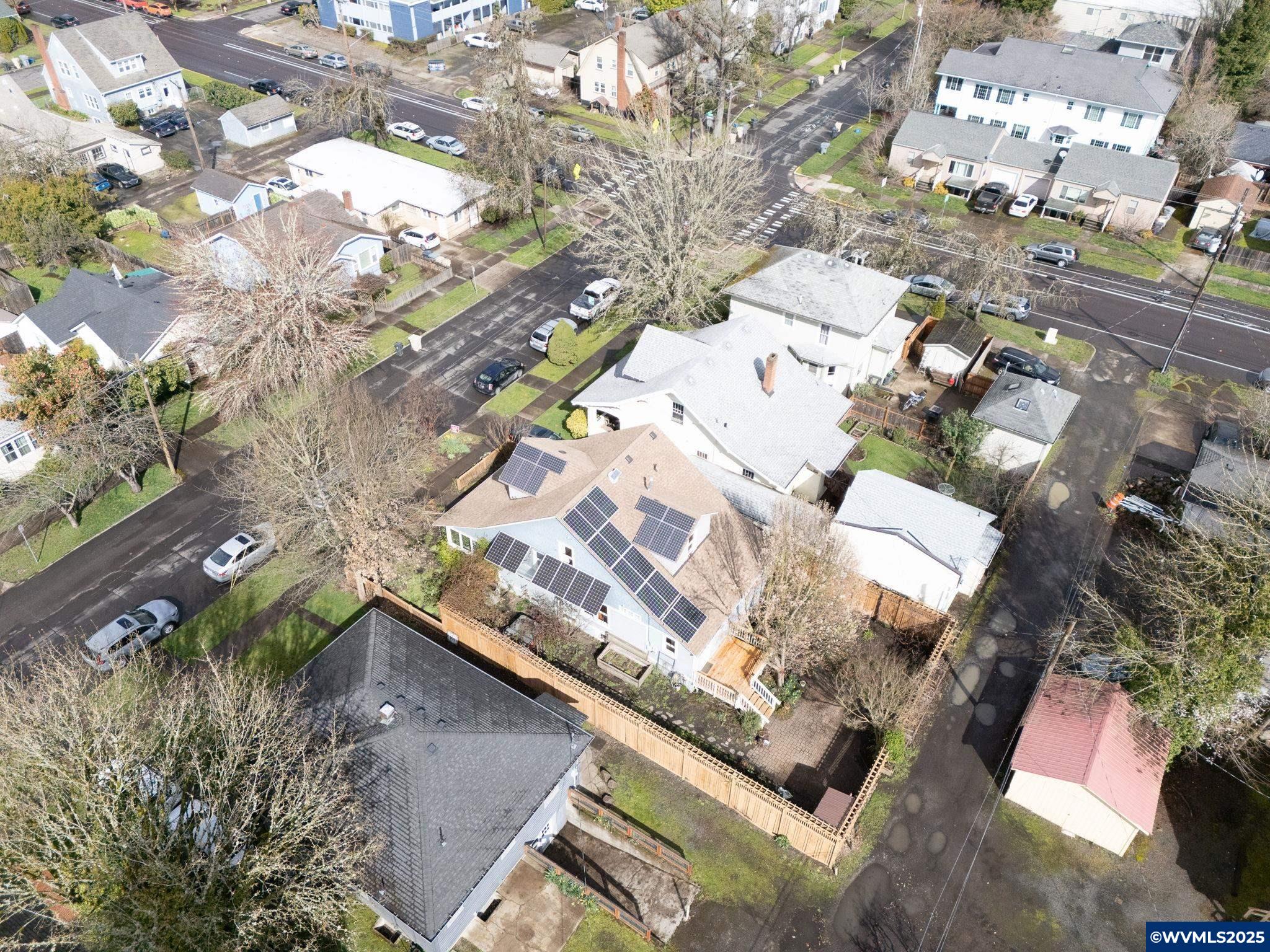 327 NW 11 St