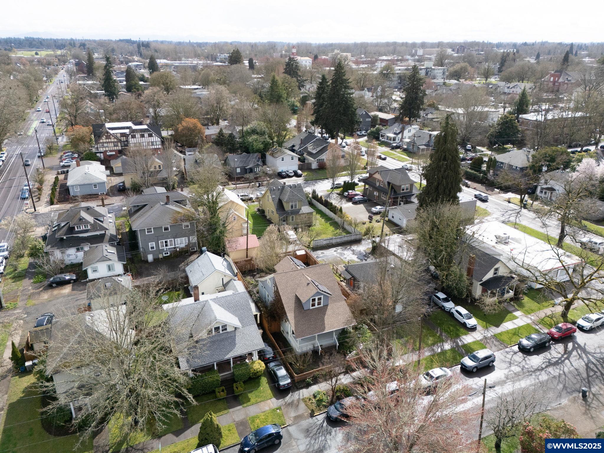 327 NW 11 St