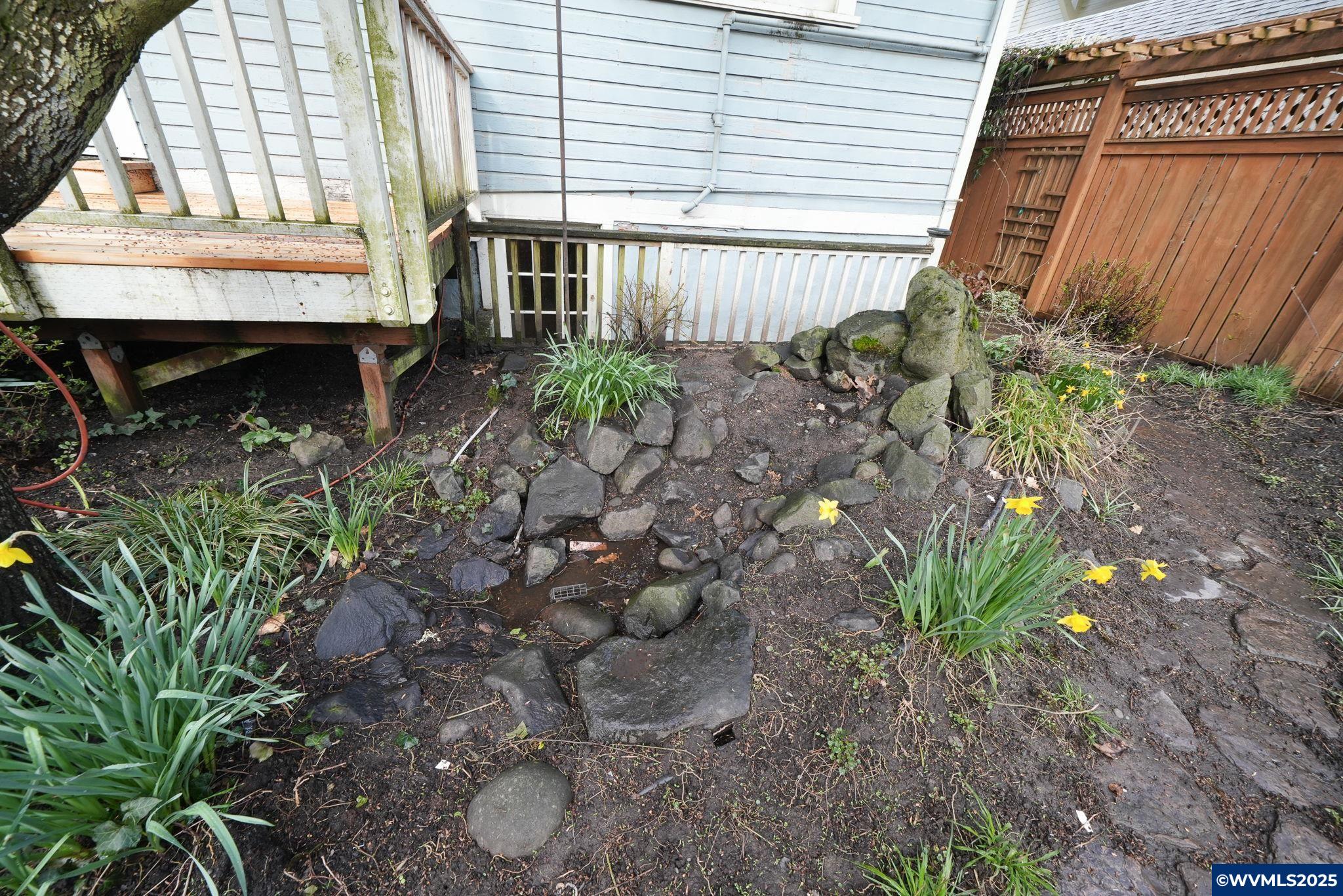 327 NW 11 St