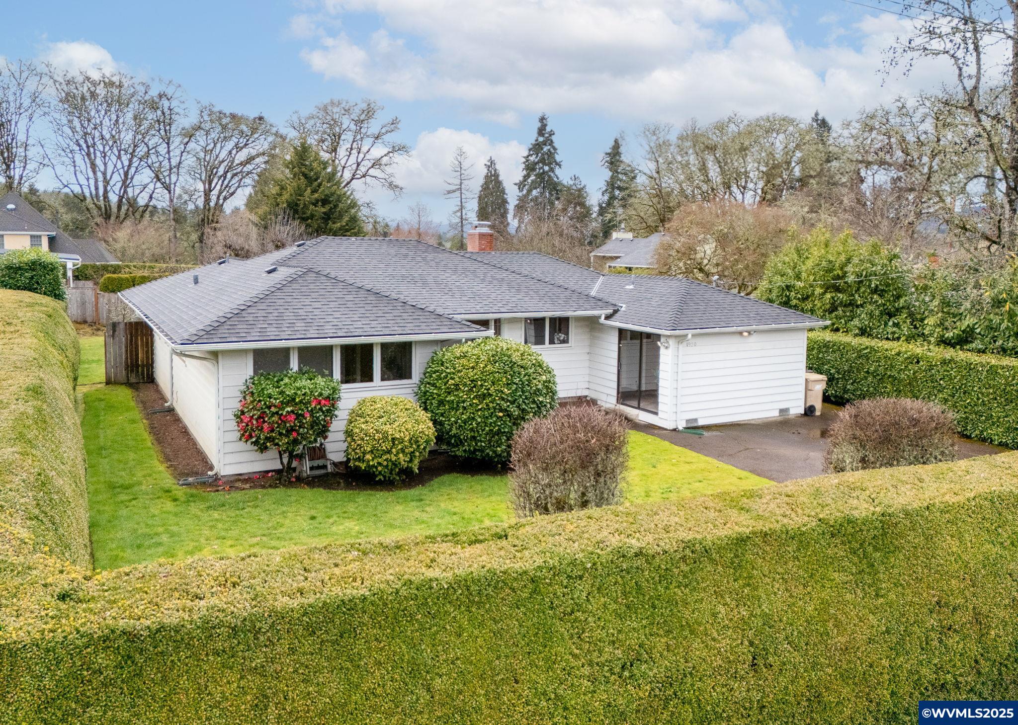 1950 SW Whiteside Dr