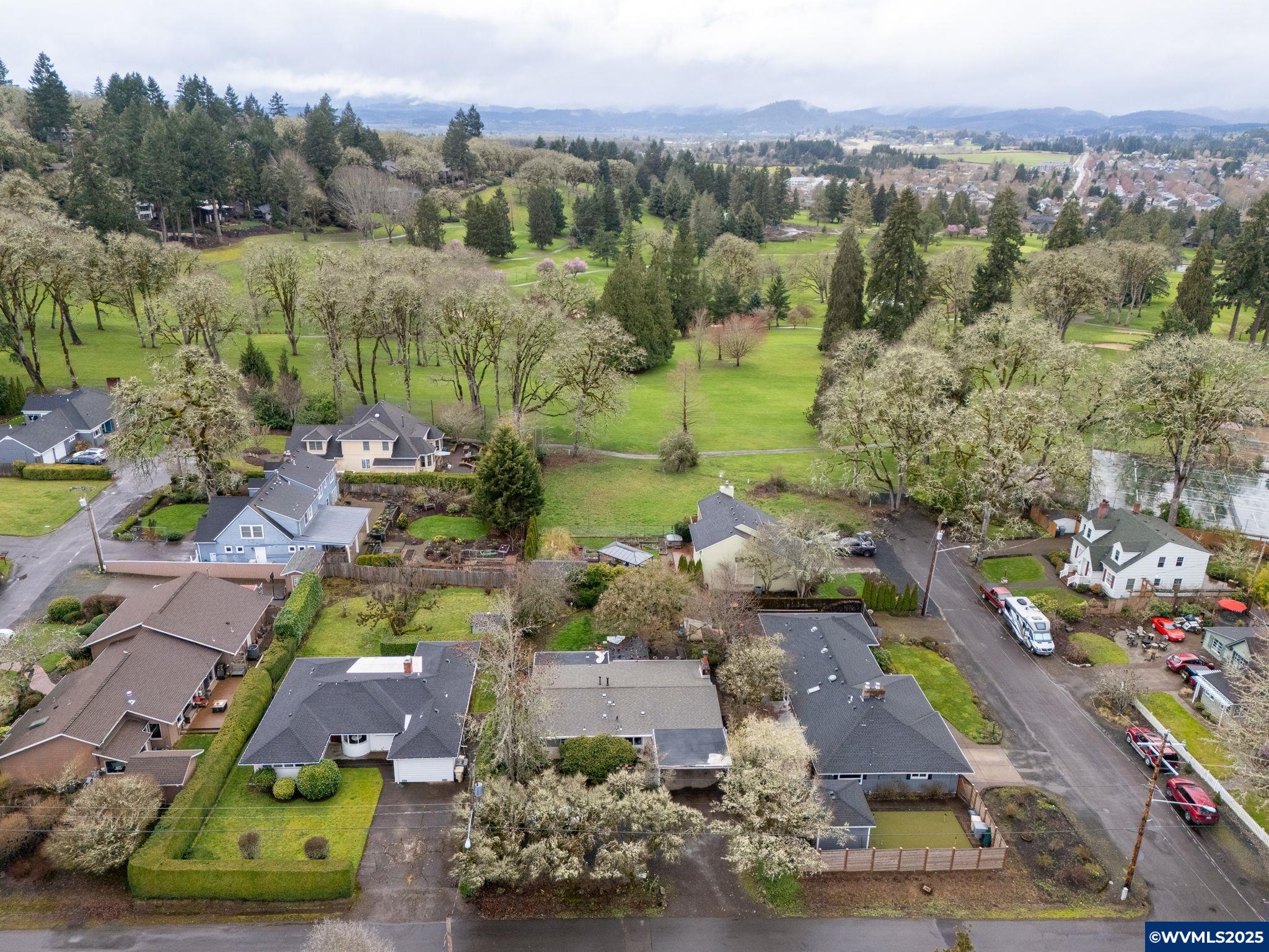 1950 SW Whiteside Dr