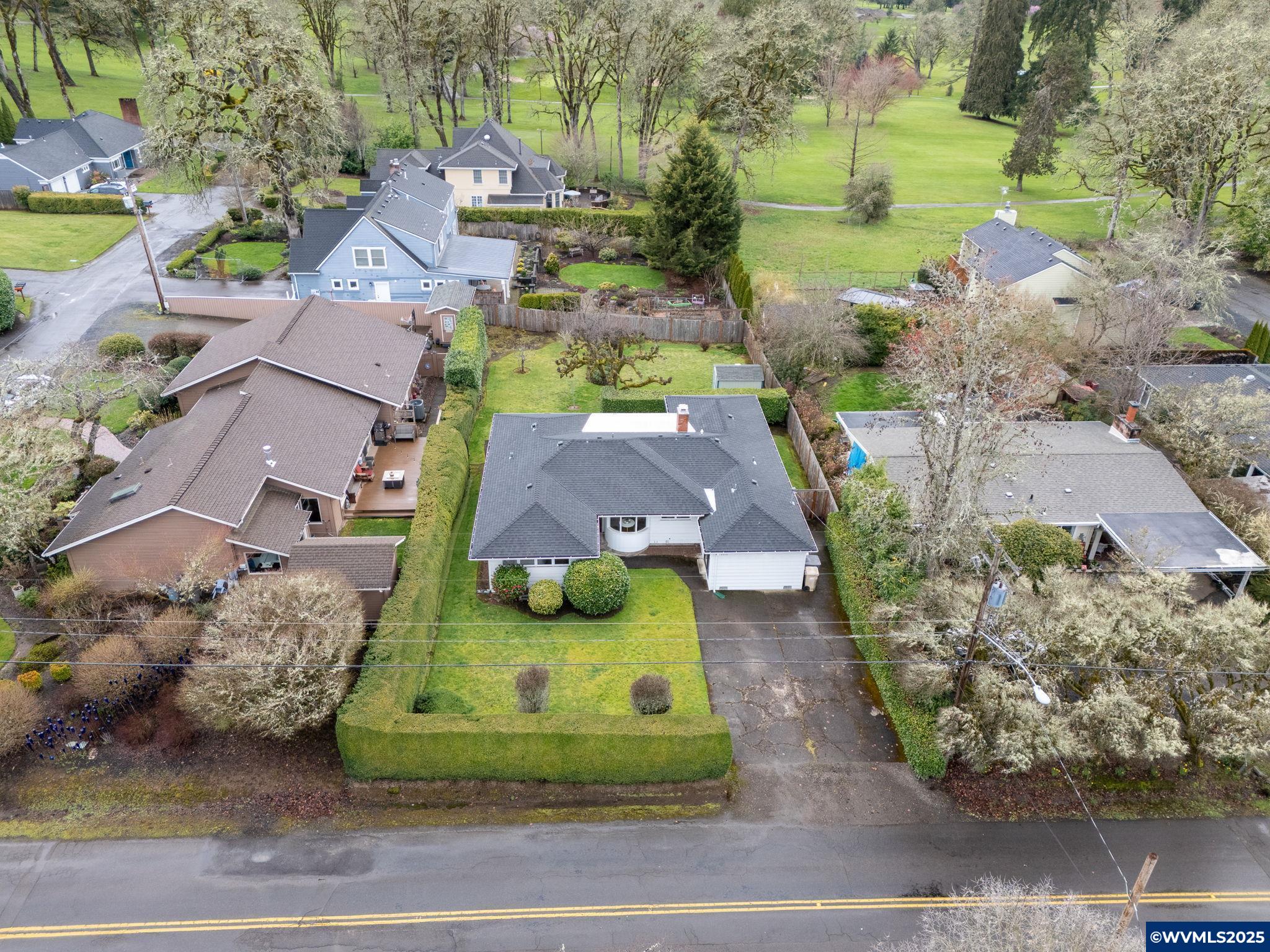 1950 SW Whiteside Dr