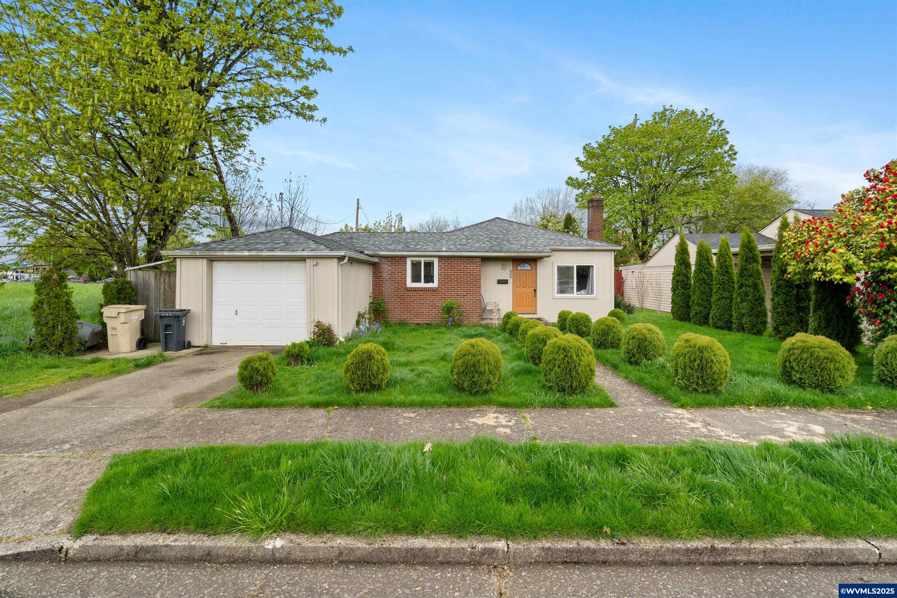 629 Fulton St SE
