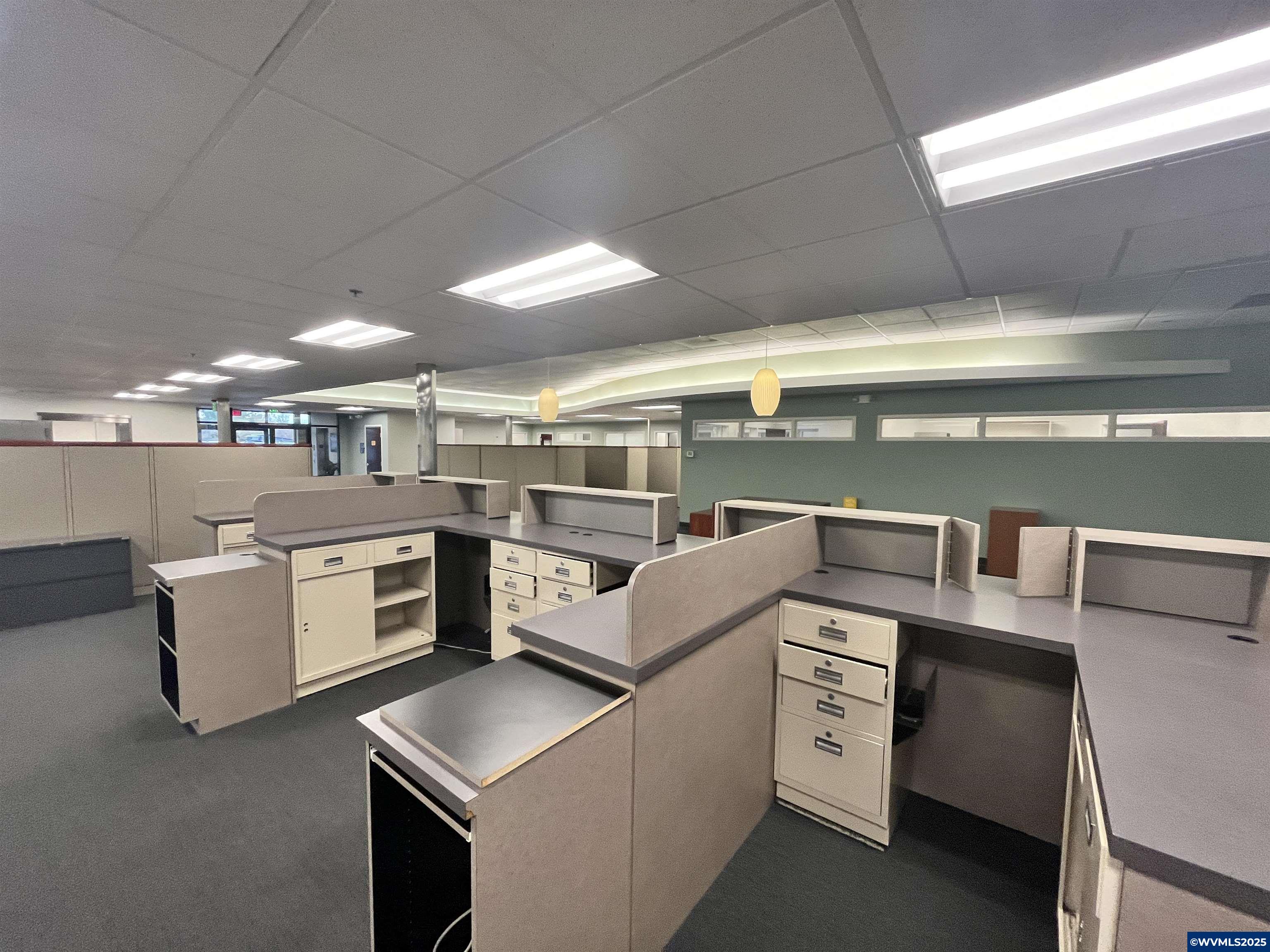 245 Commercial Ste 100-2 St SE