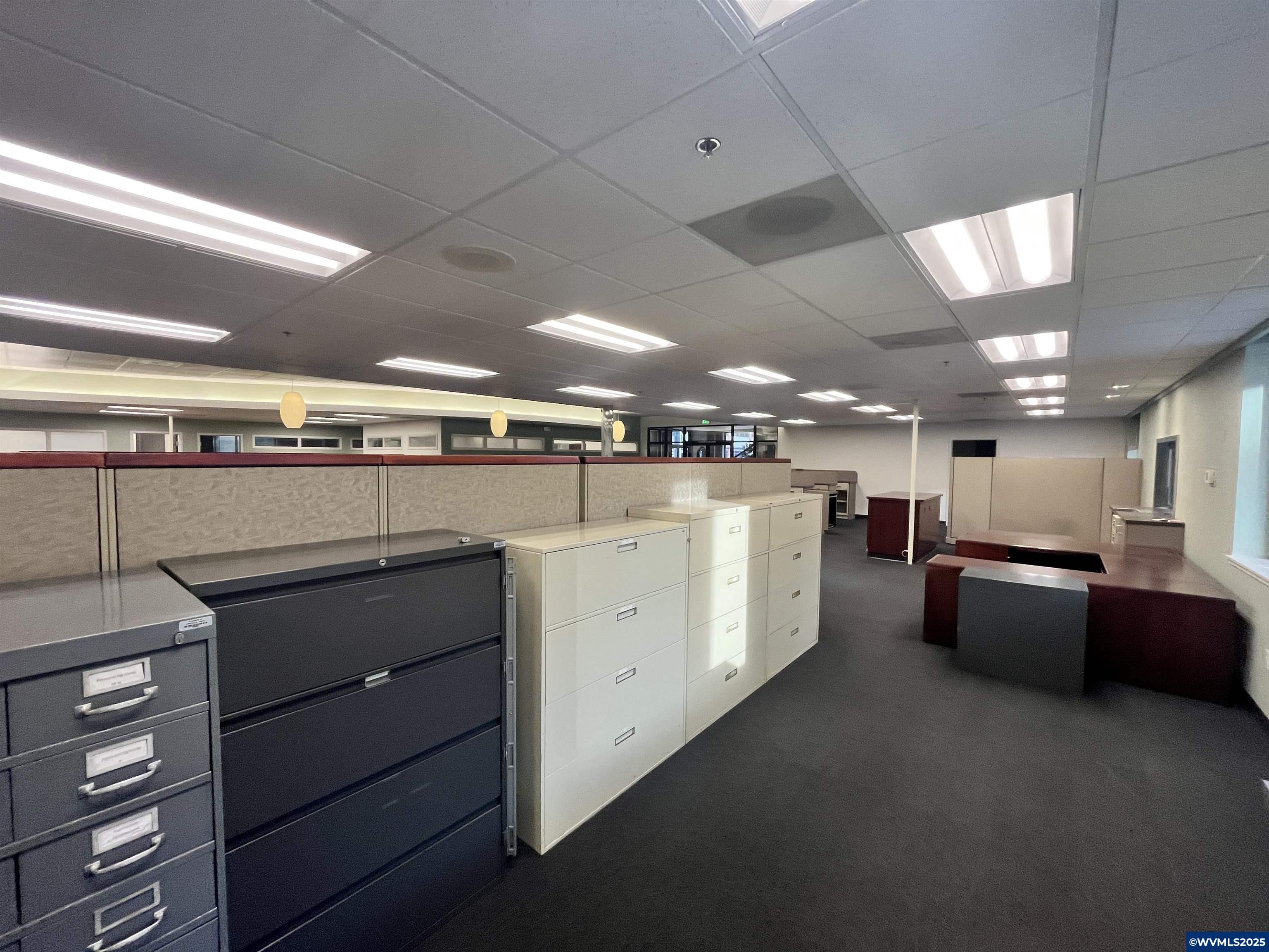 245 Commercial Ste 100-3 St SE