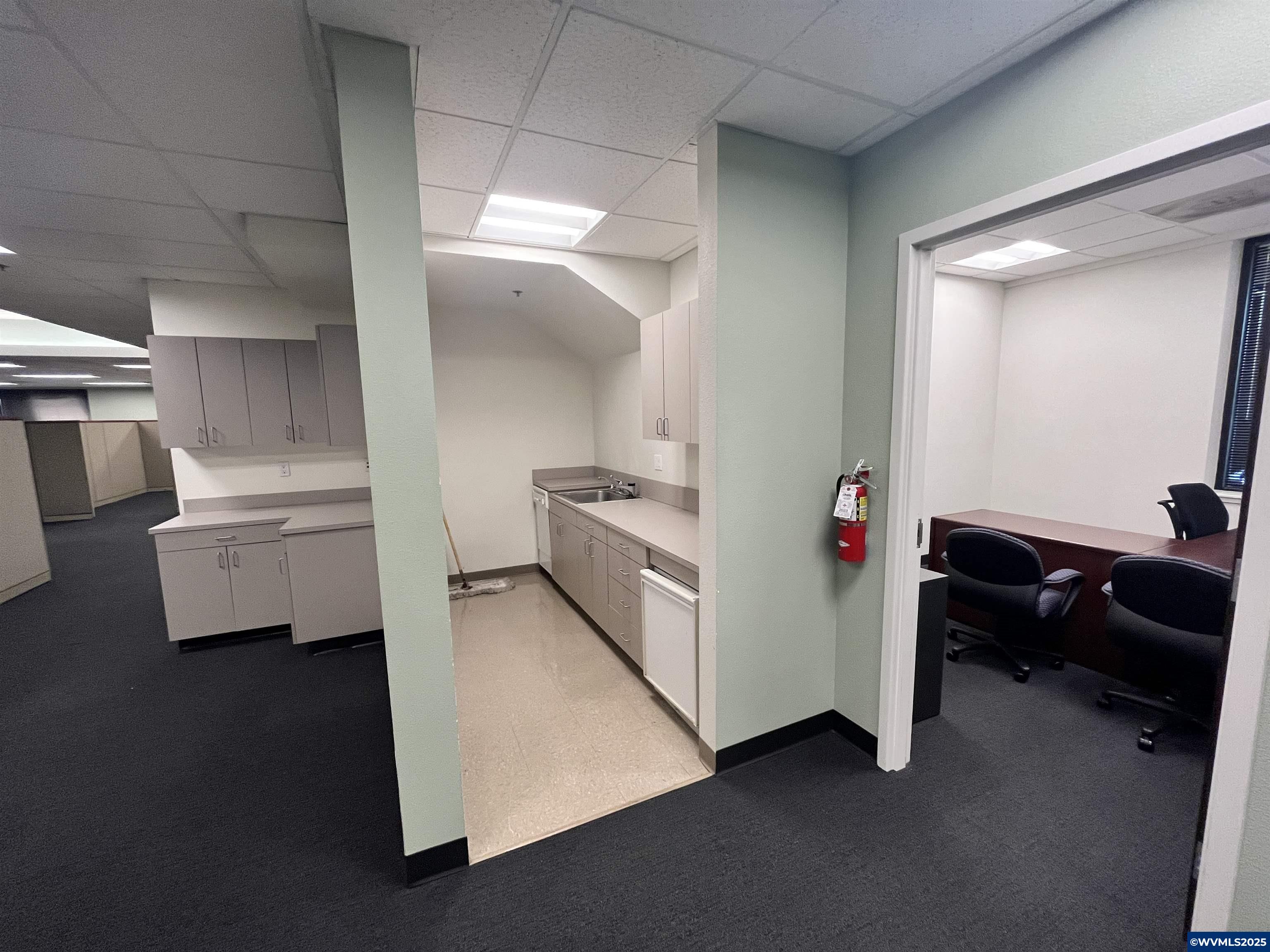 245 Commercial Ste 100-3 St SE