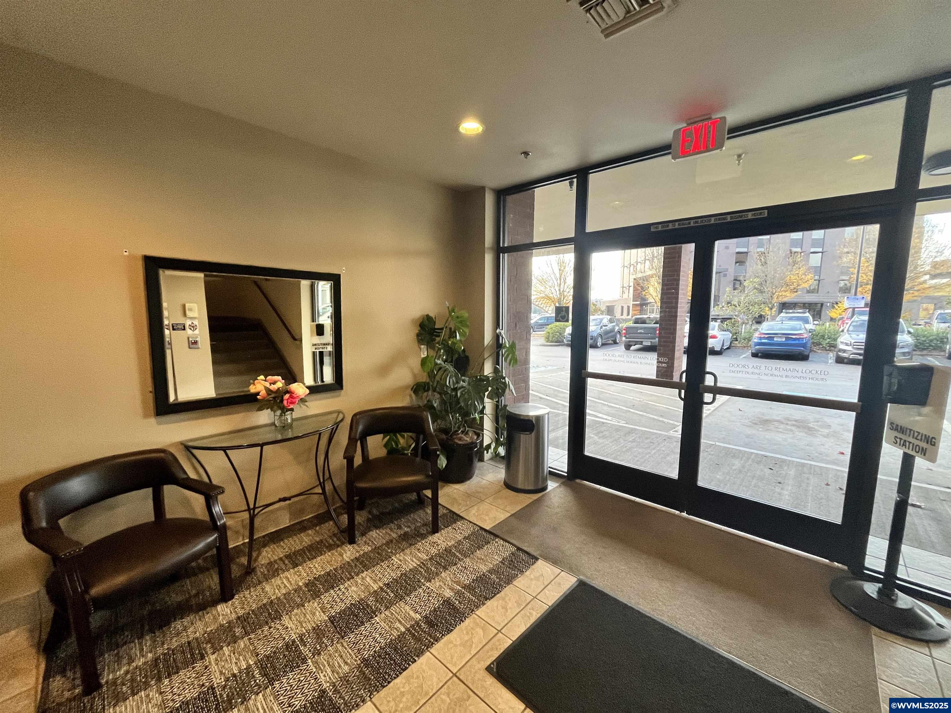 245 Commercial Ste 100-3 St SE