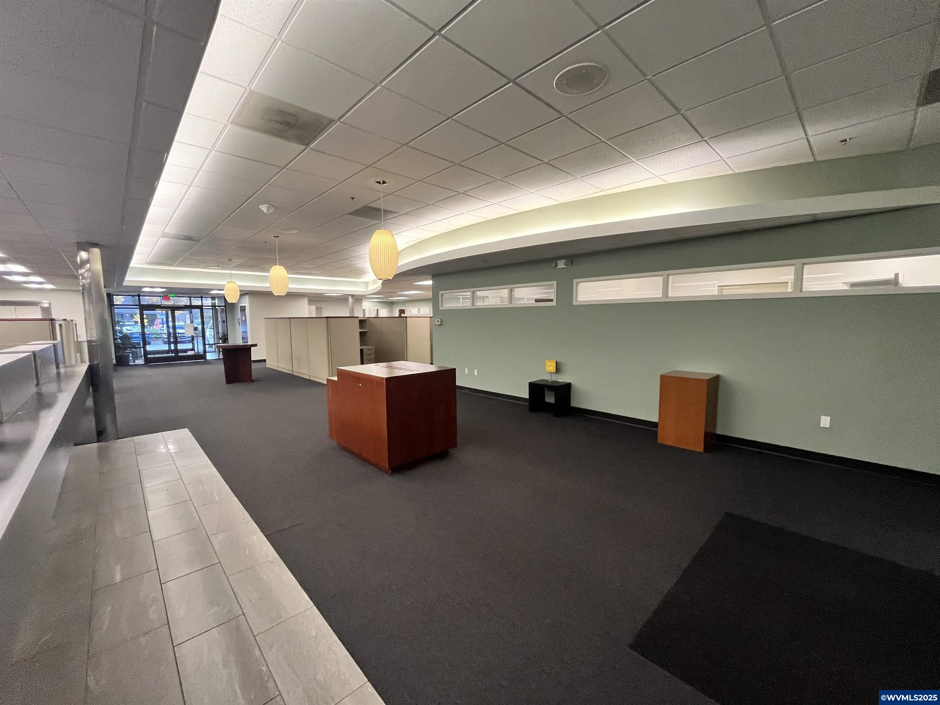 245 Commercial Ste 100-3 St SE