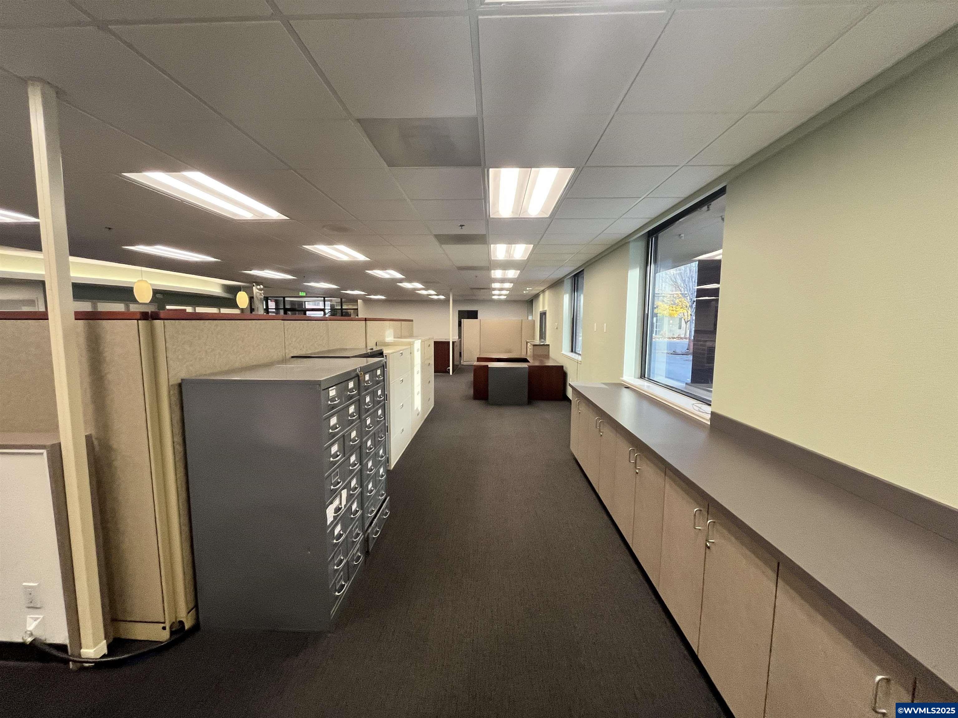 245 Commercial Ste 100-4 St SE