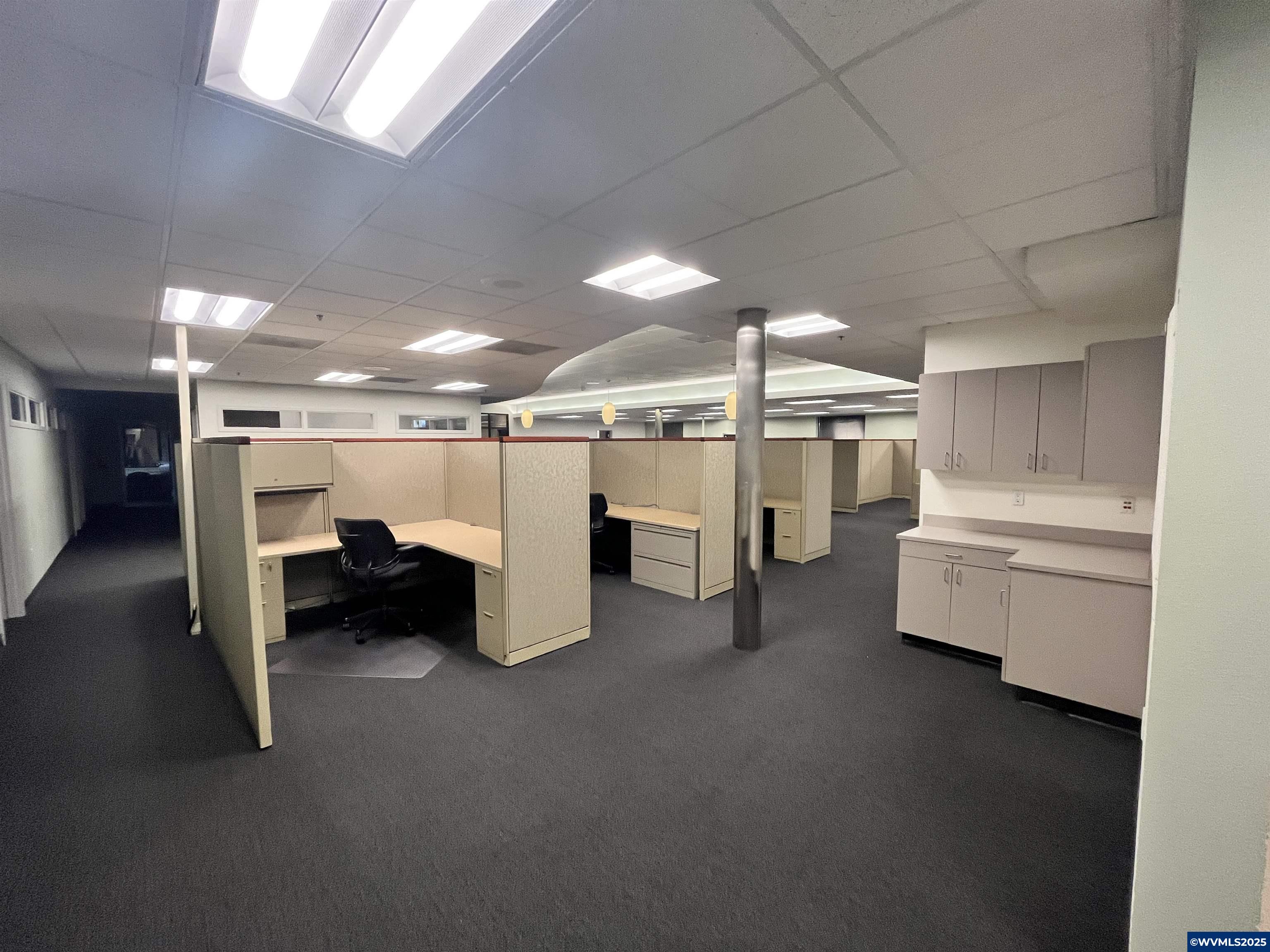 245 Commercial Ste 100-4 St SE