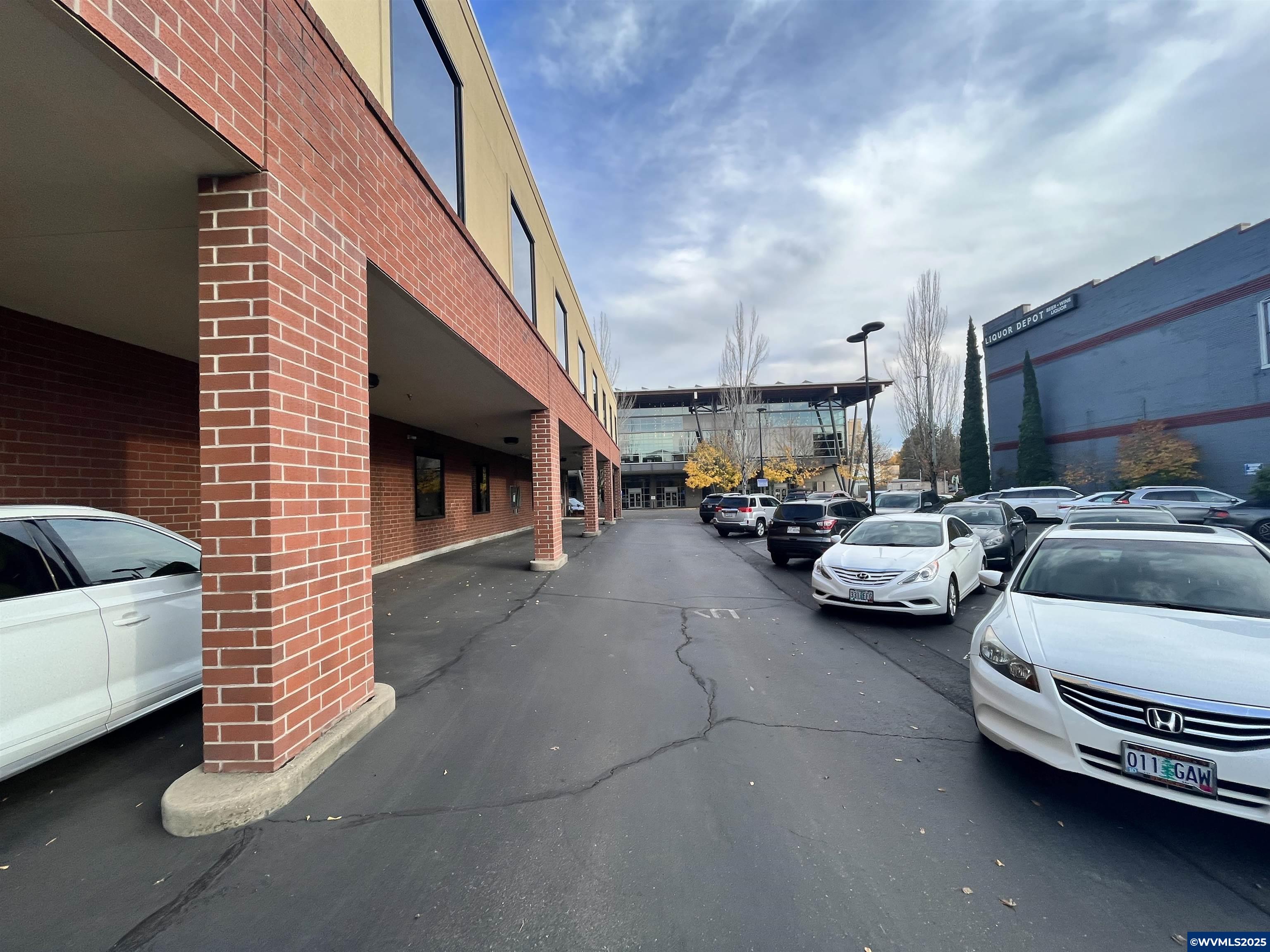245 Commercial Ste 100-4 St SE