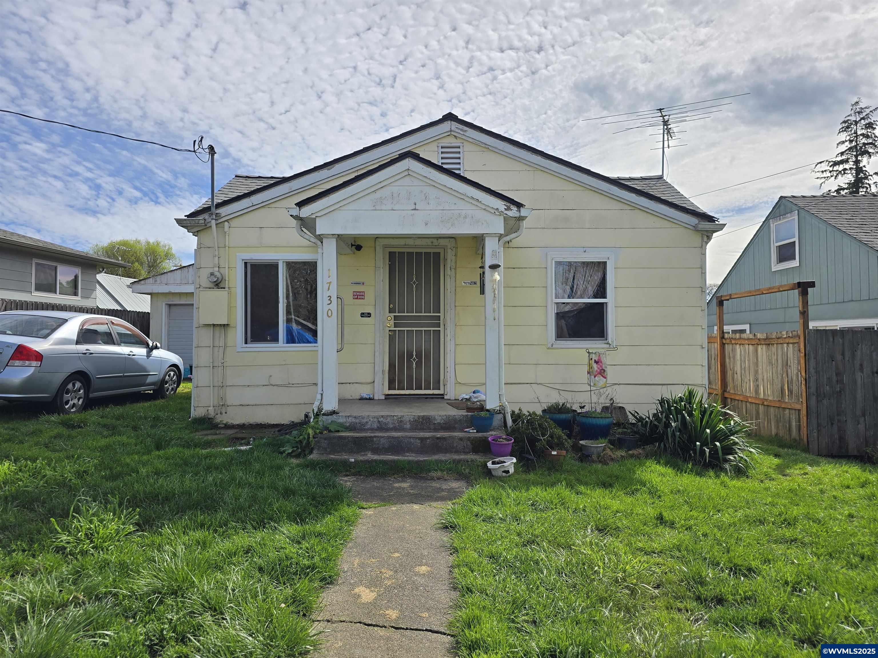 1730 12th Av SW