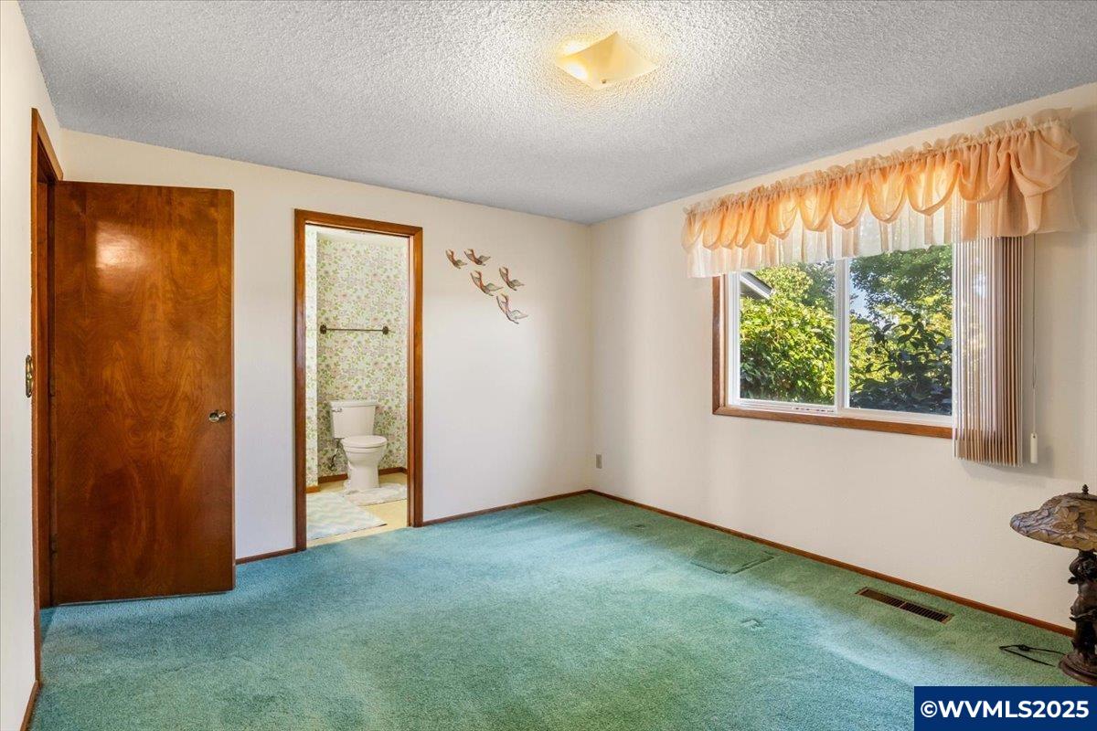 593 Howell Prairie Rd NE