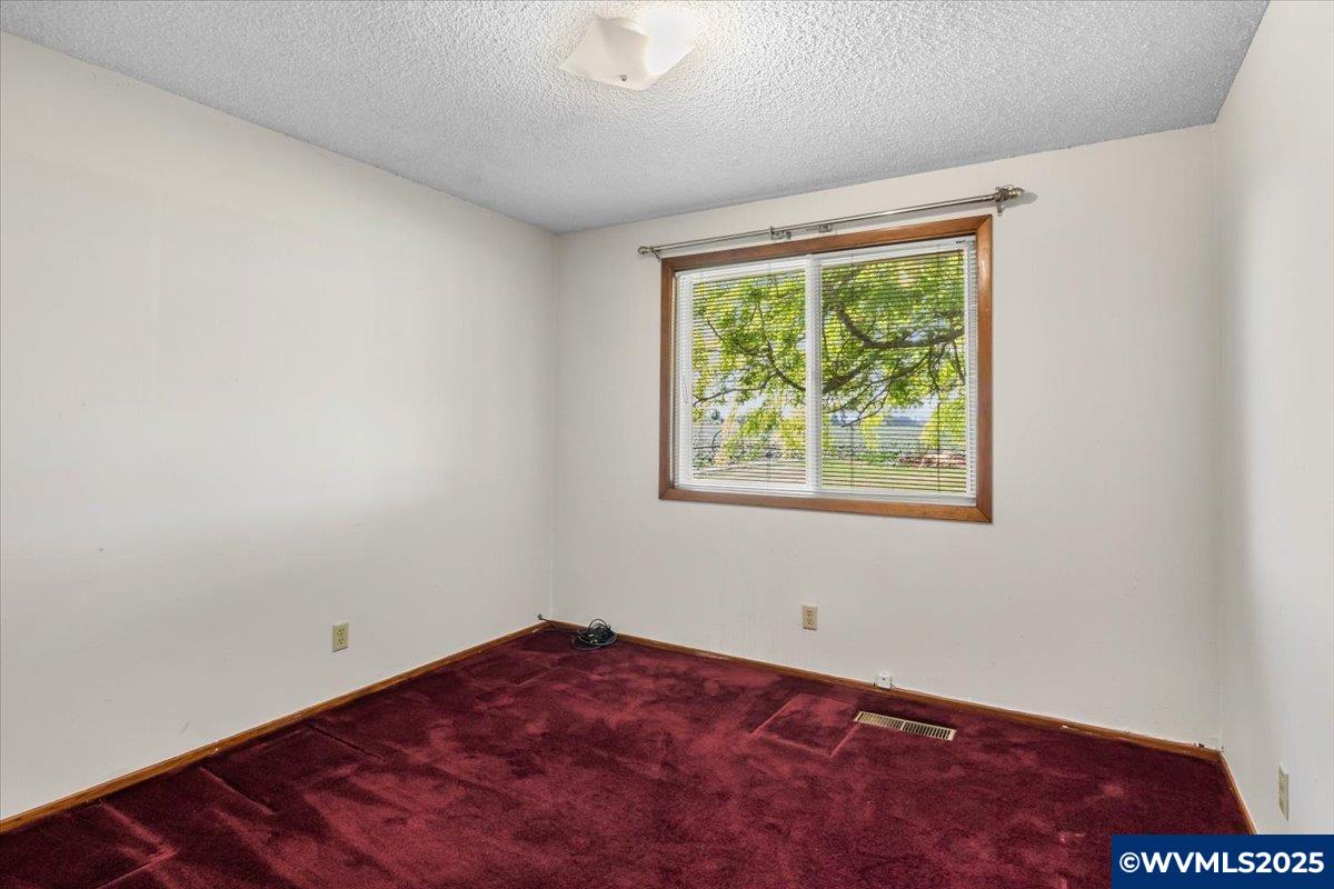 593 Howell Prairie Rd NE