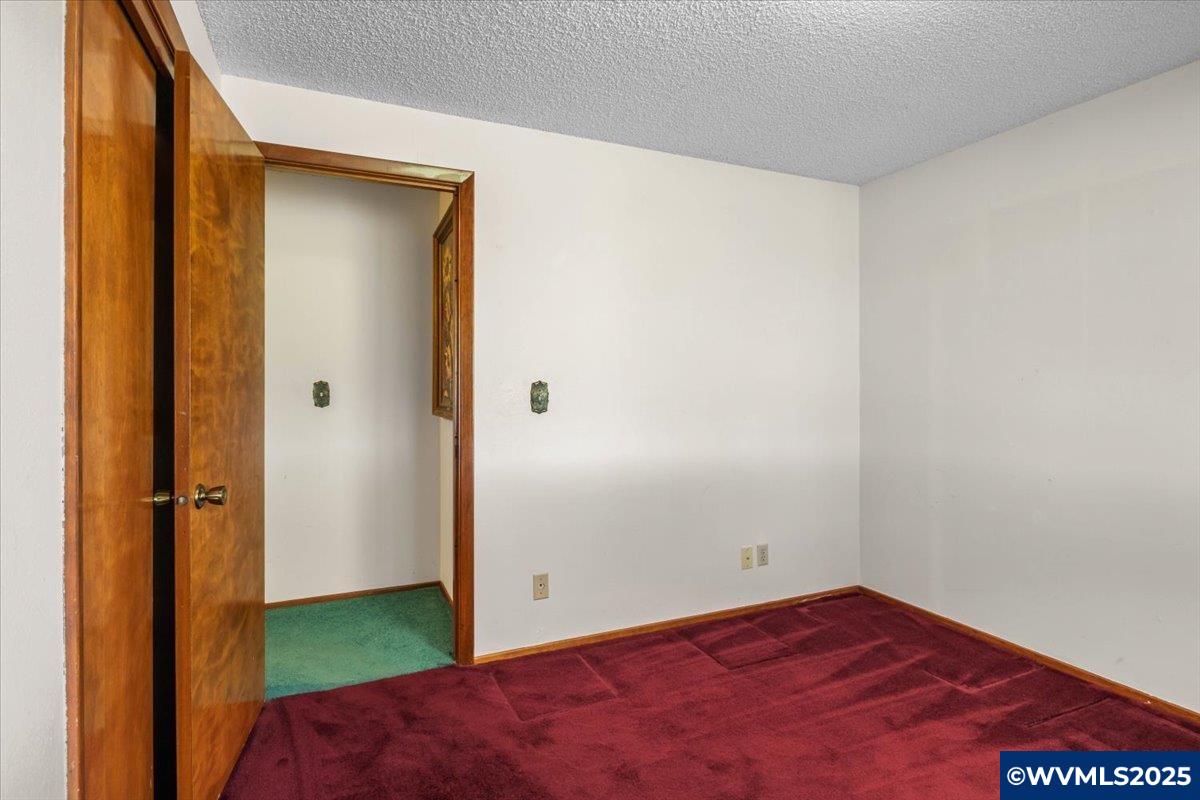 593 Howell Prairie Rd NE