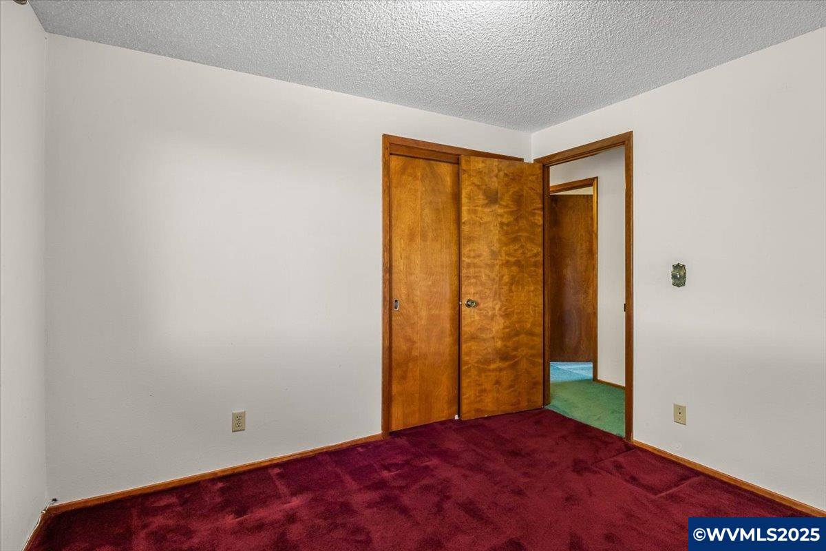 593 Howell Prairie Rd NE