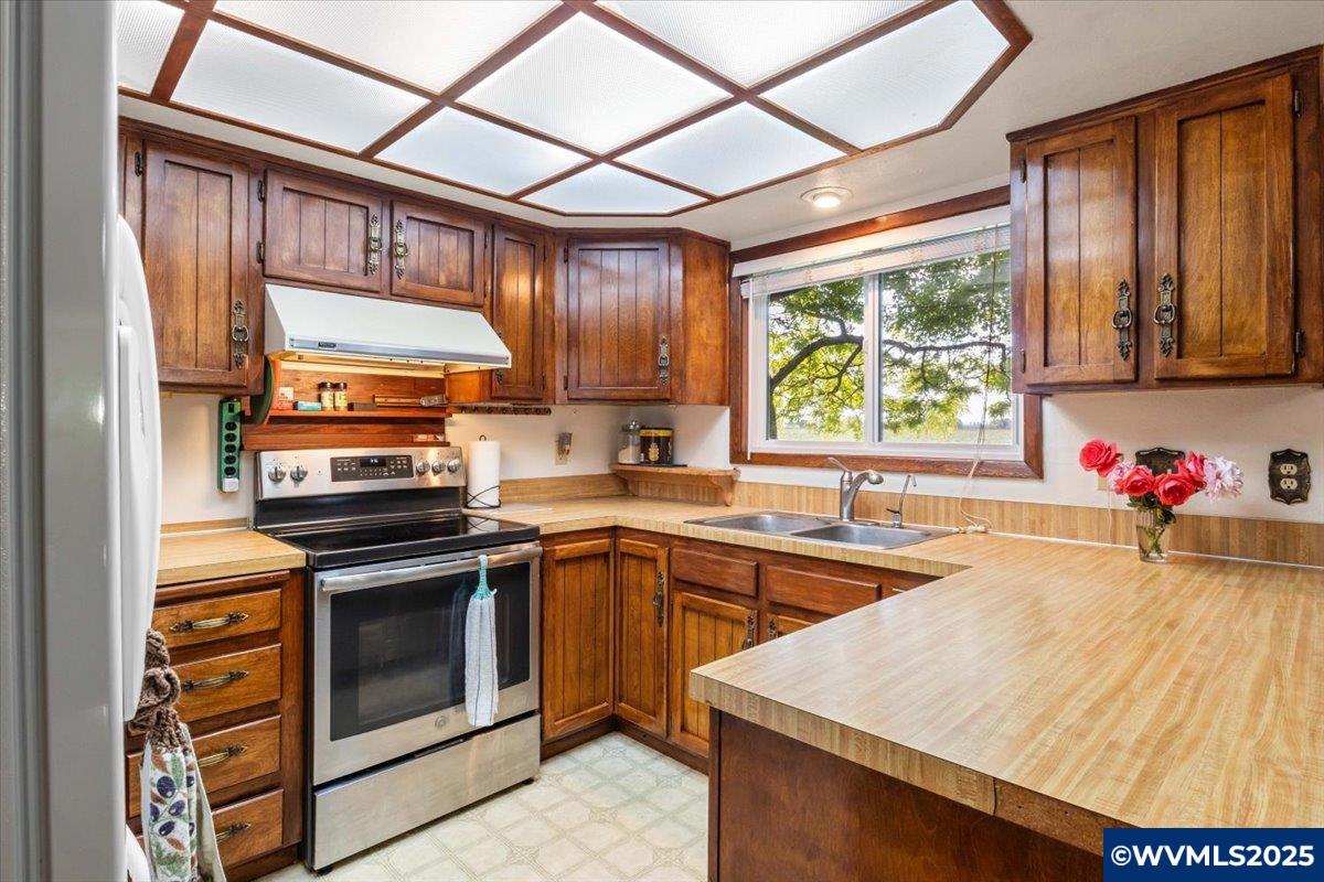 593 Howell Prairie Rd NE