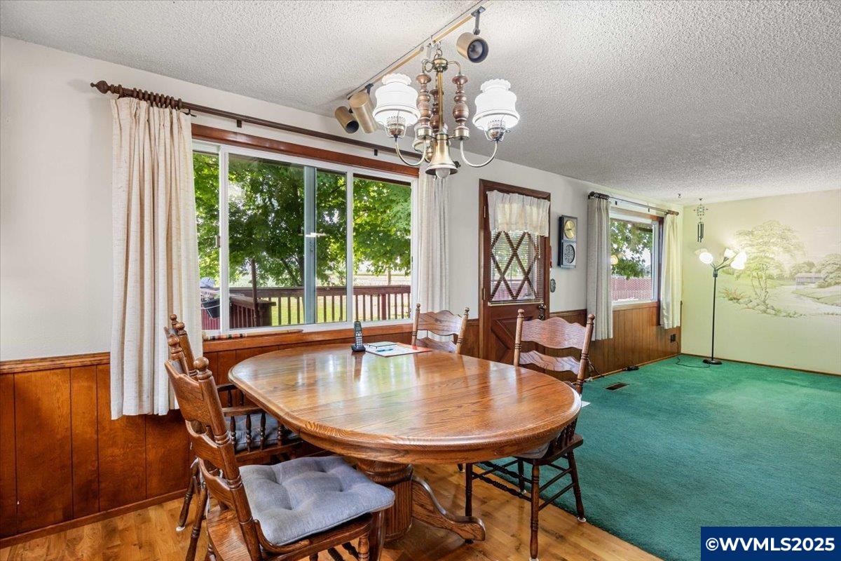 593 Howell Prairie Rd NE