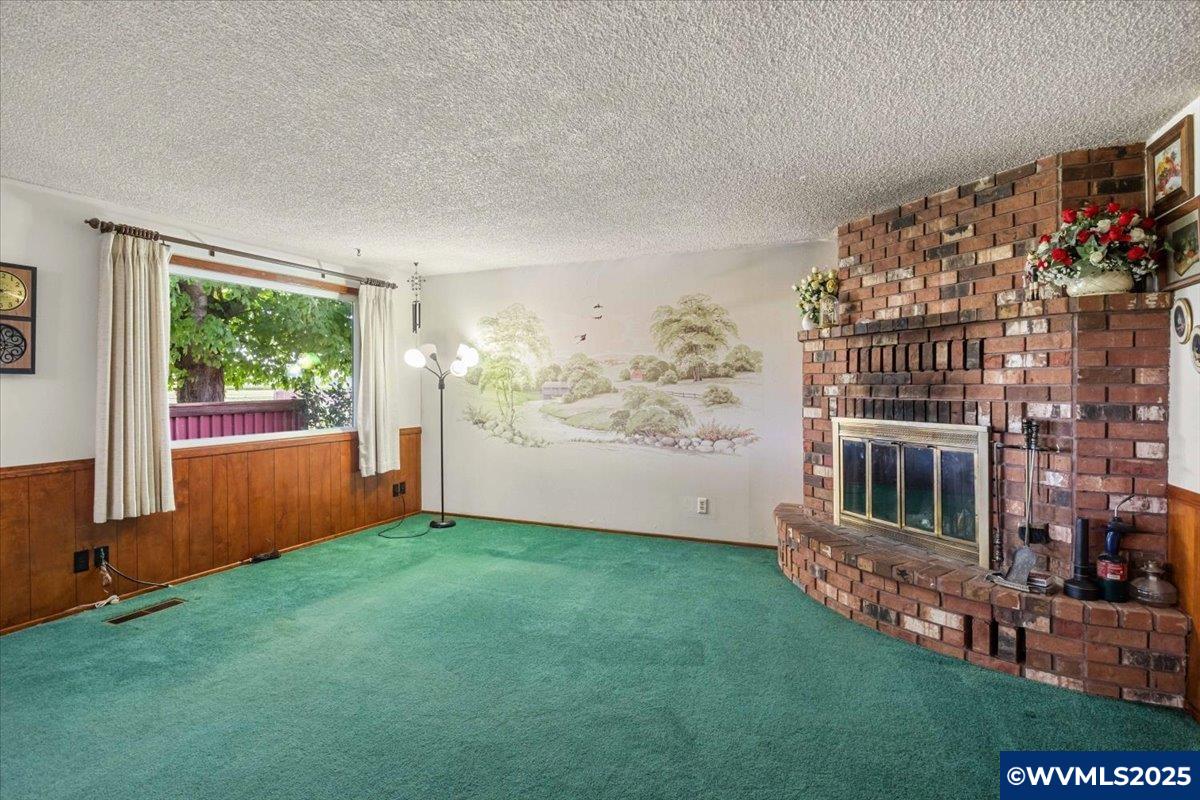 593 Howell Prairie Rd NE