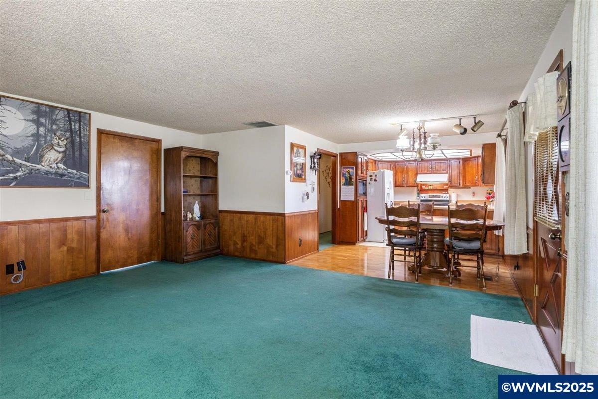 593 Howell Prairie Rd NE
