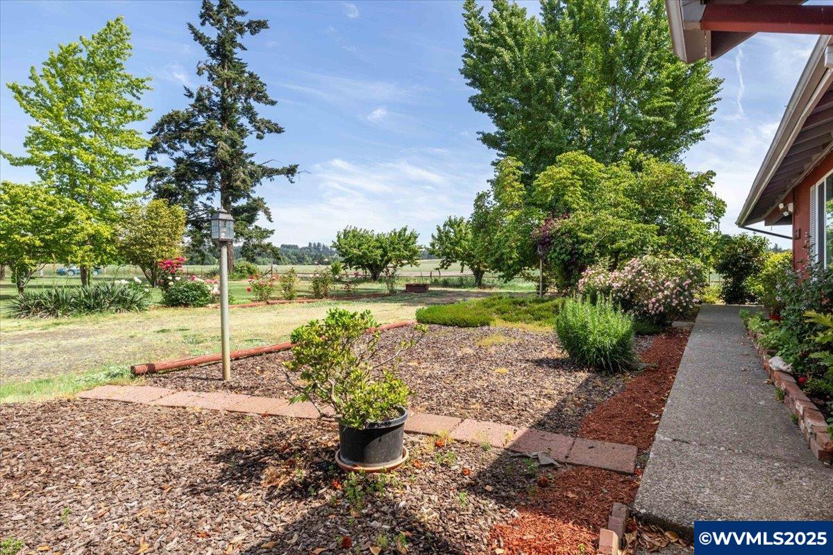 593 Howell Prairie Rd NE