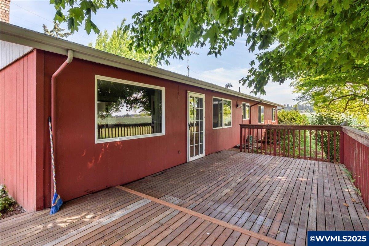 593 Howell Prairie Rd NE