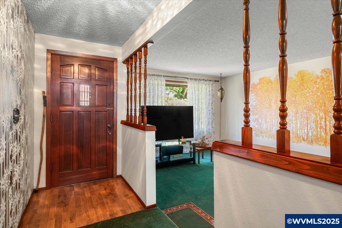 593 Howell Prairie Rd NE