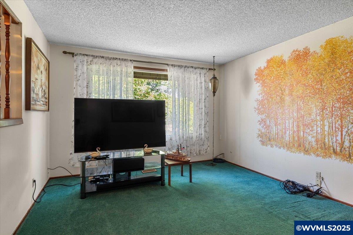 593 Howell Prairie Rd NE