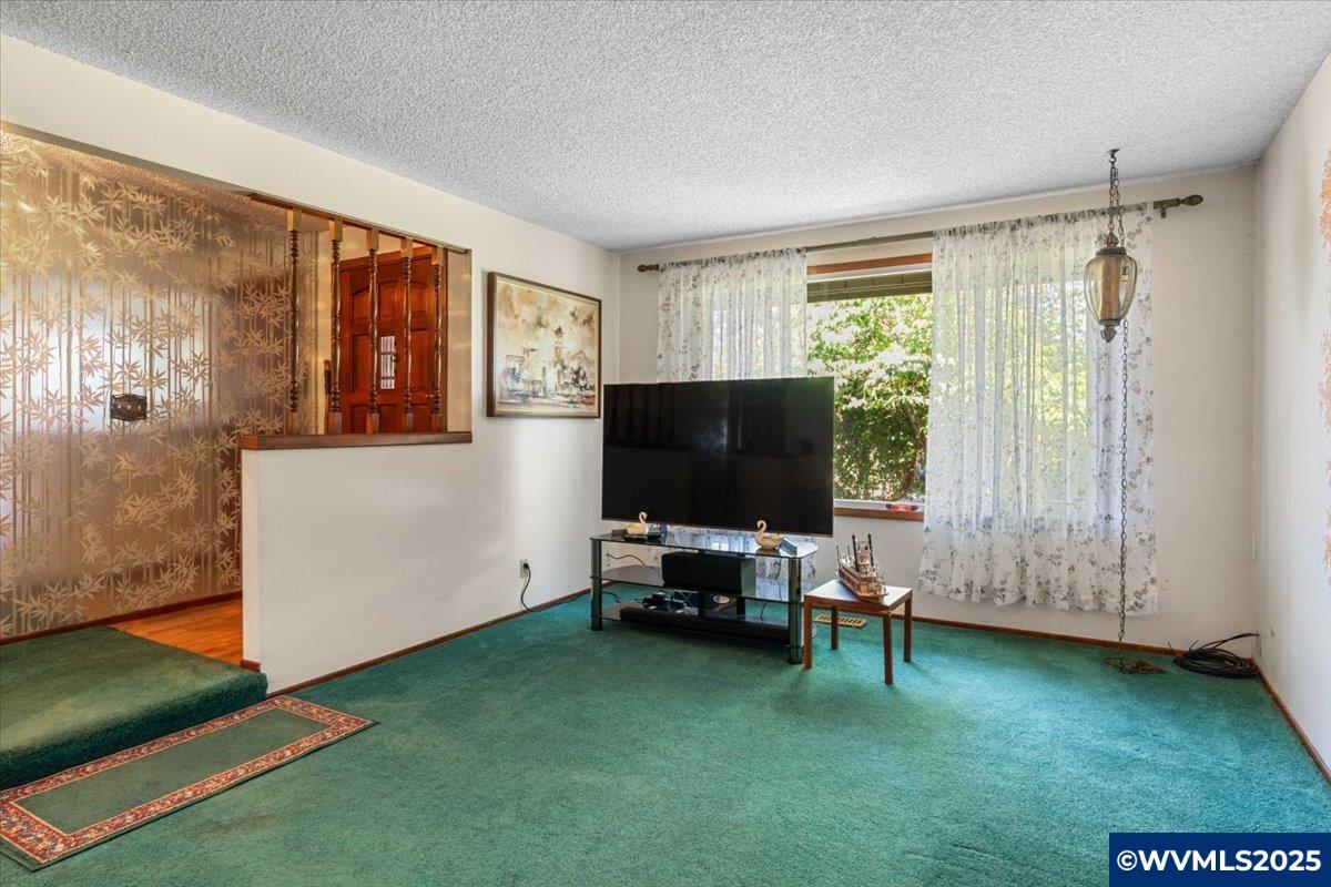 593 Howell Prairie Rd NE
