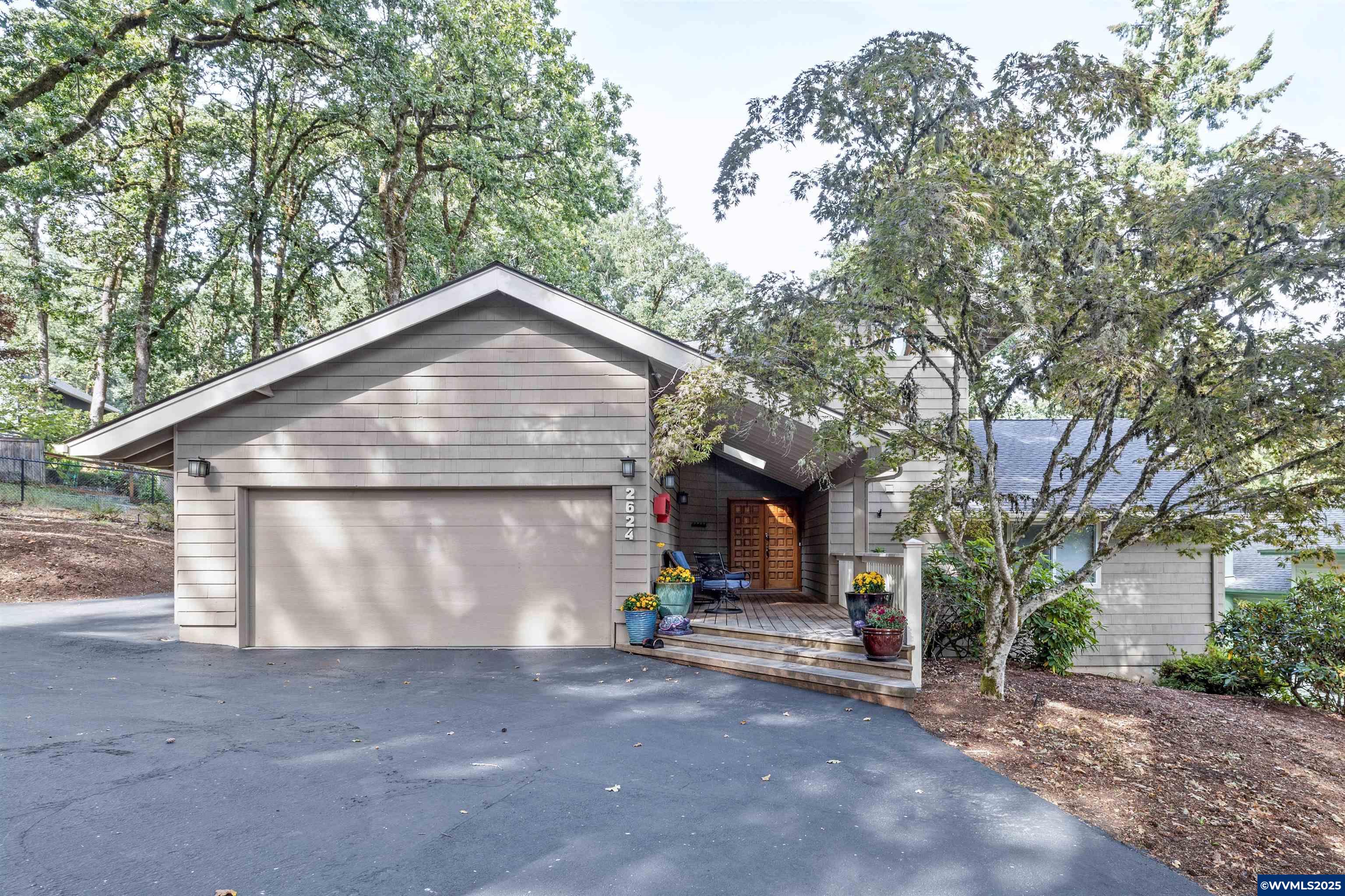 2624 NW Lupine Pl