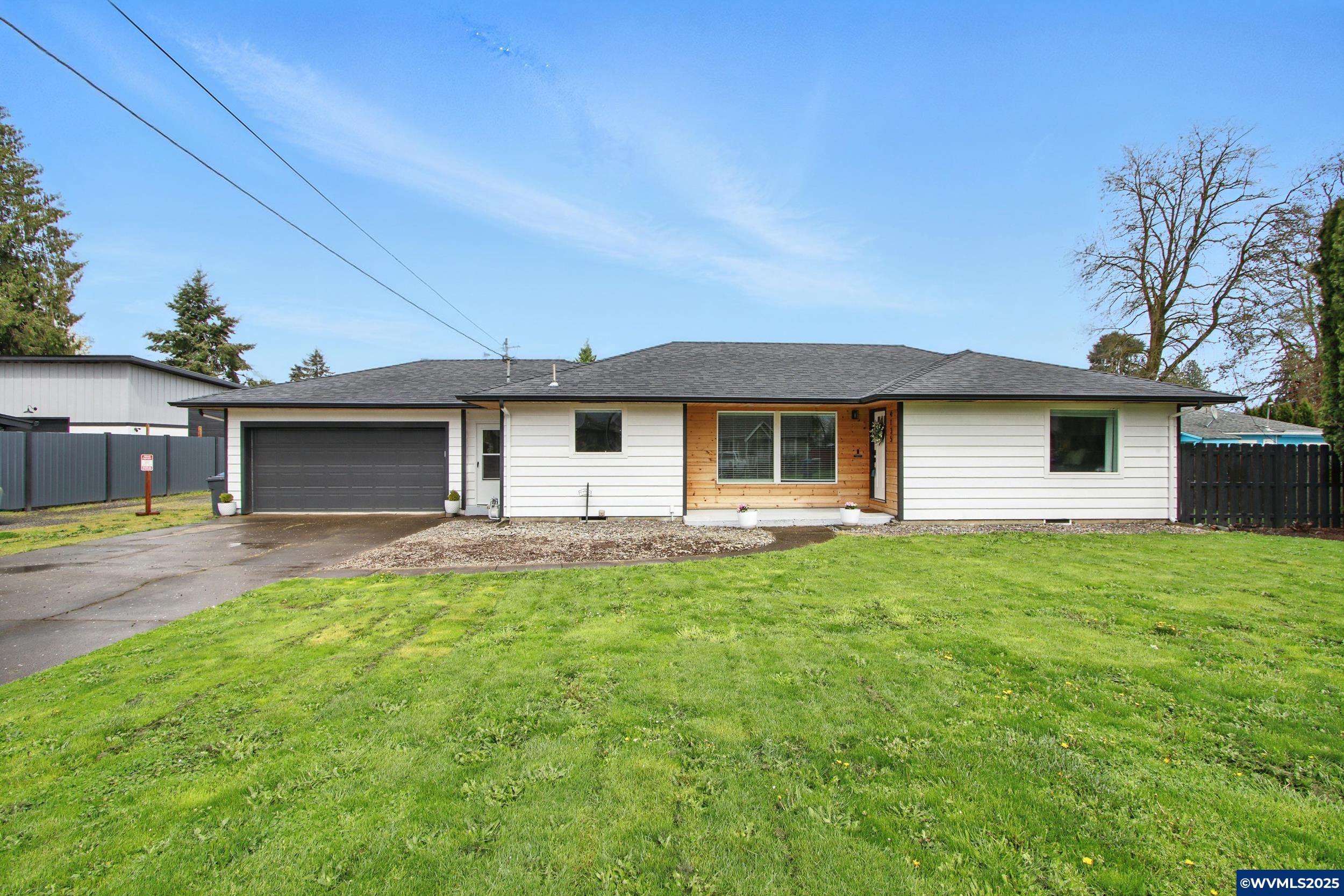 4135 Macleay Rd SE