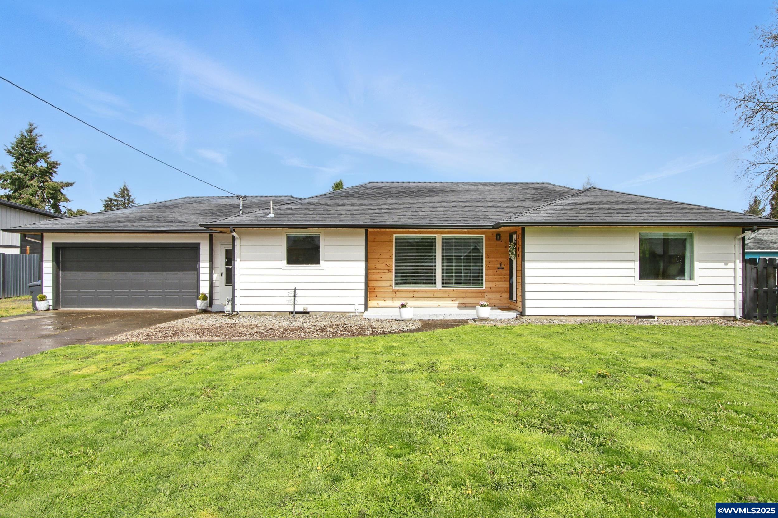 4135 Macleay Rd SE