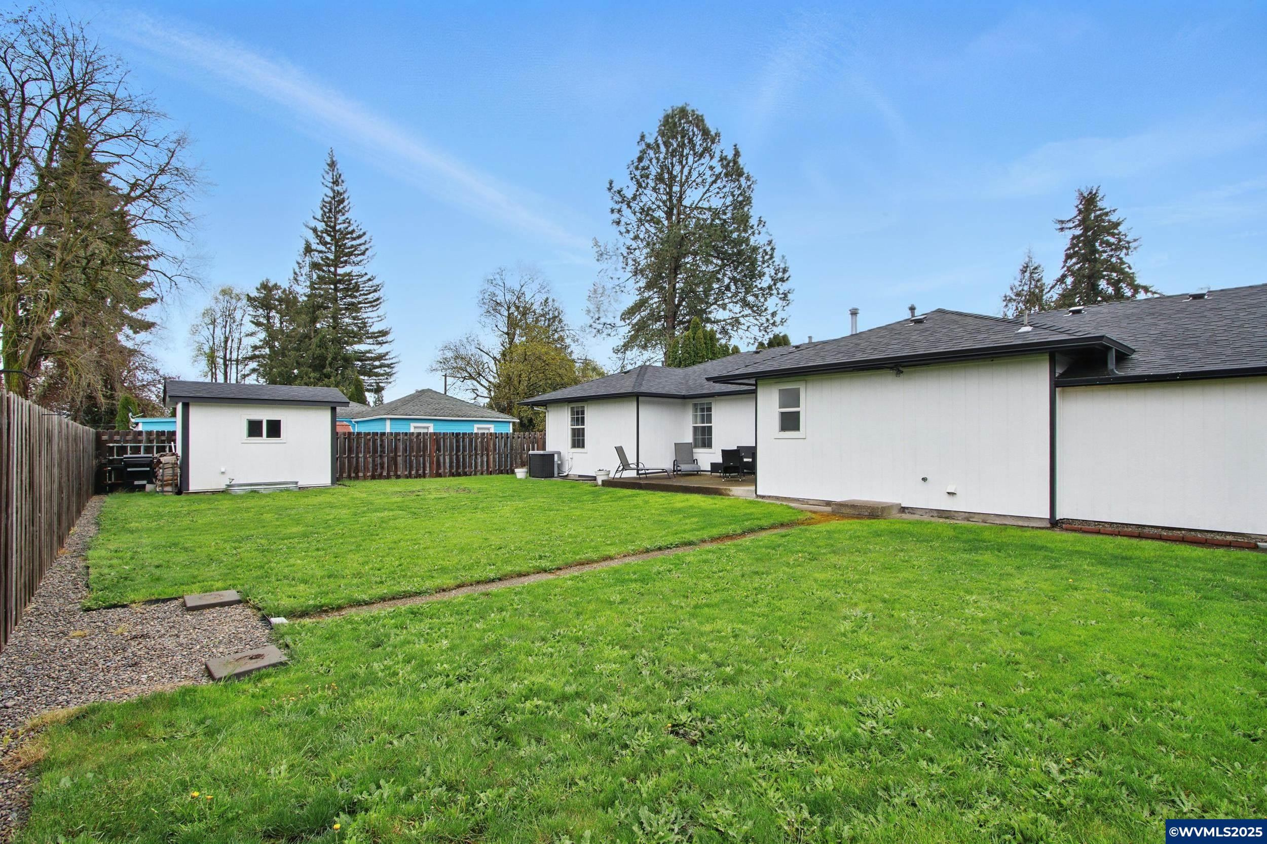 4135 Macleay Rd SE