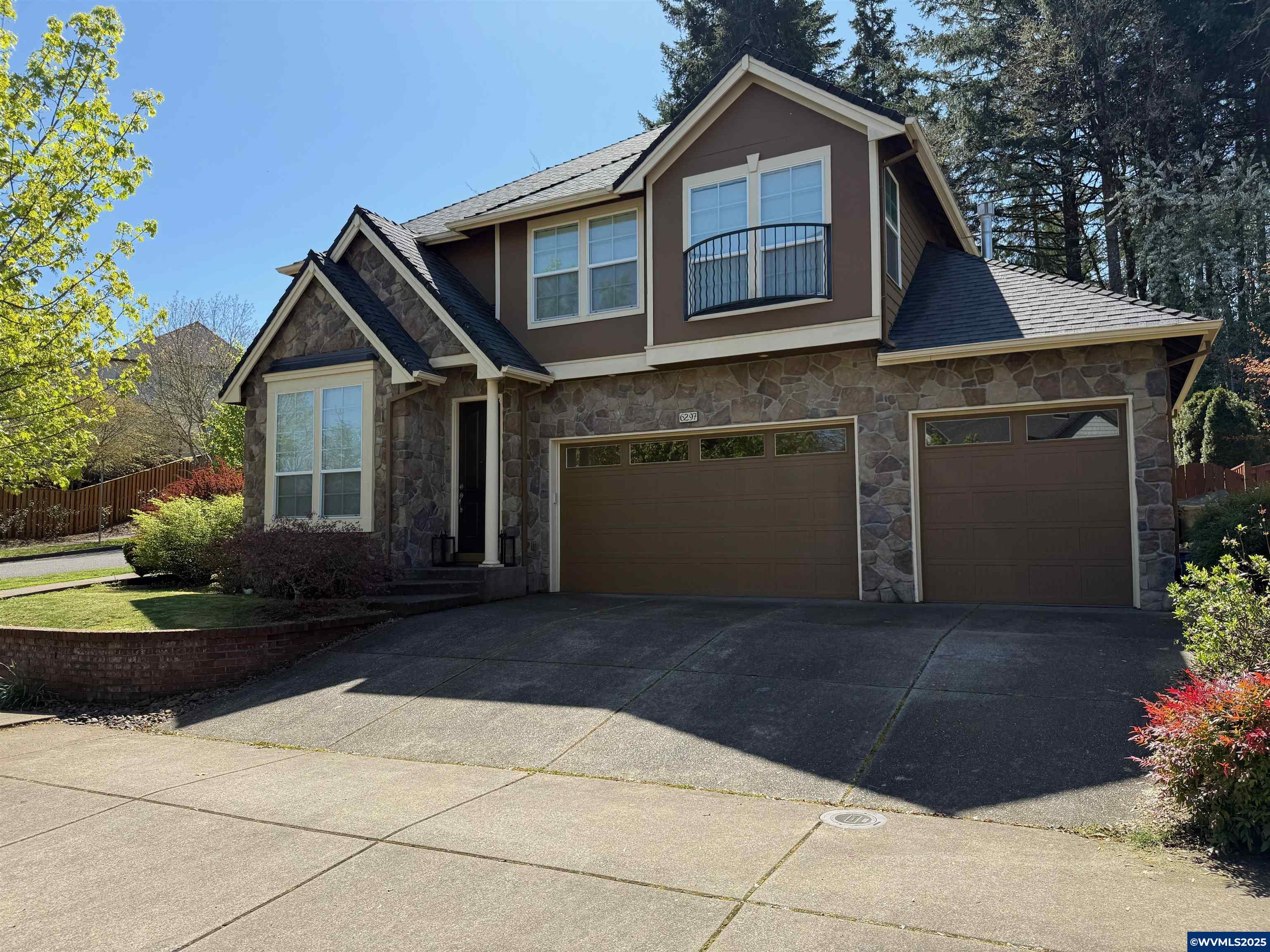 Accepted Offer with Contingencies. Impeccably maintained in desirable Grand Oaks, this elegant home features a spacious layout with formal living, dining, and a great room. Gourmet kitchen with granite counters, large island, gas cooktop, and stylish black appliances. The primary suite boasts a private flex room for an office, home gym or nursery, a spa-style bath, and walk-in closet. Upstairs den acts as 4th bedroom. Large landing upstairs for even more activities. Generous backyard with expansive patio-perfect for relaxing or entertaining!