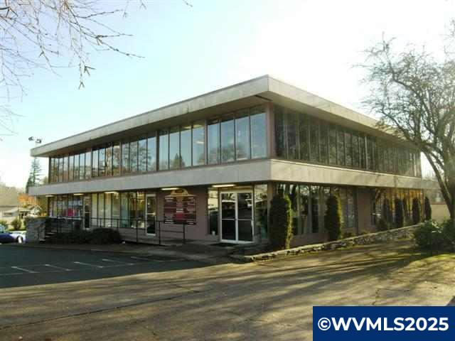780 Commercial St #202 SE