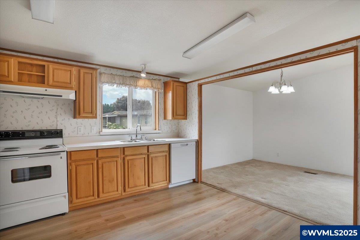 2410 Lancaster (962) Dr SE