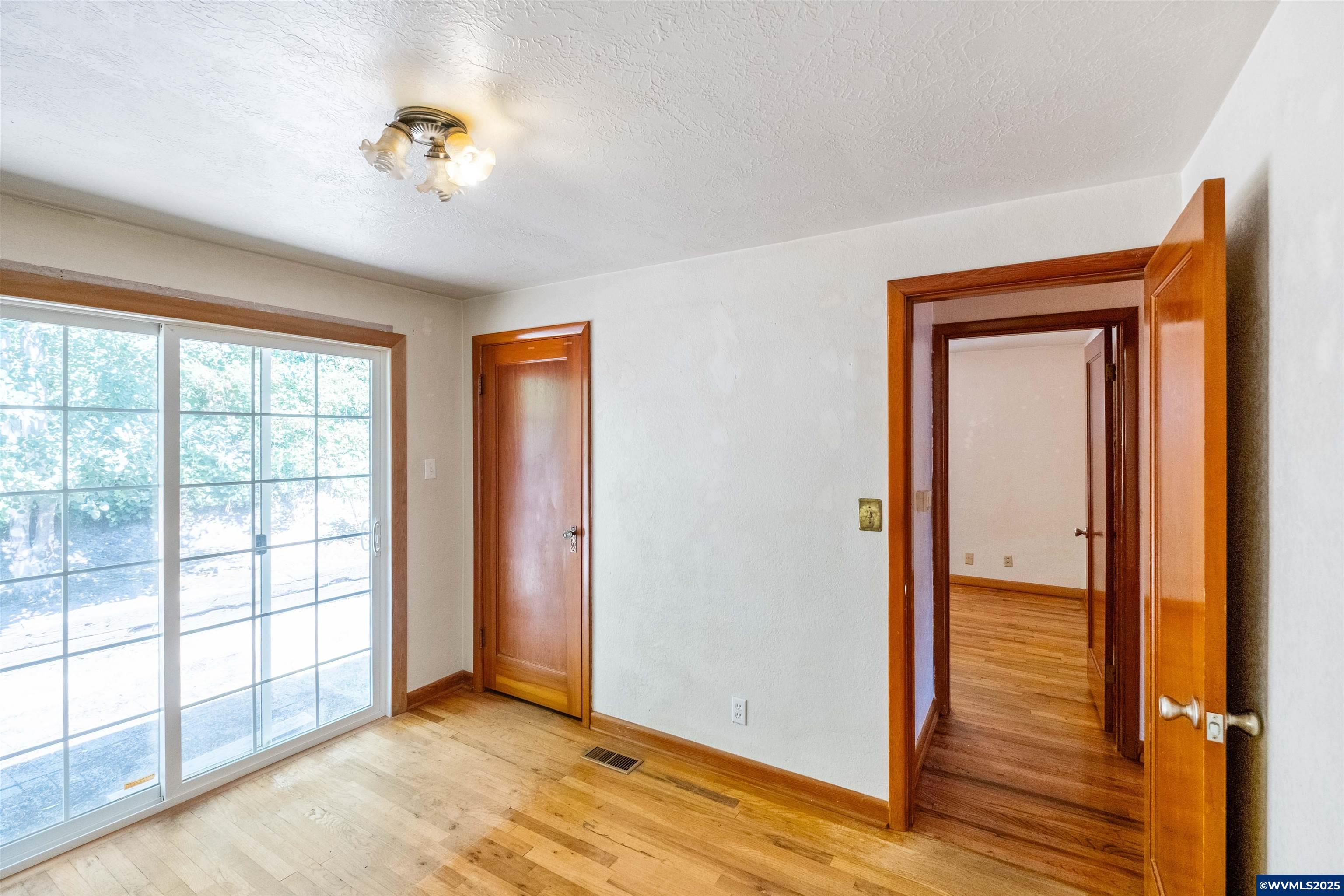 875 Piedmont Av NW